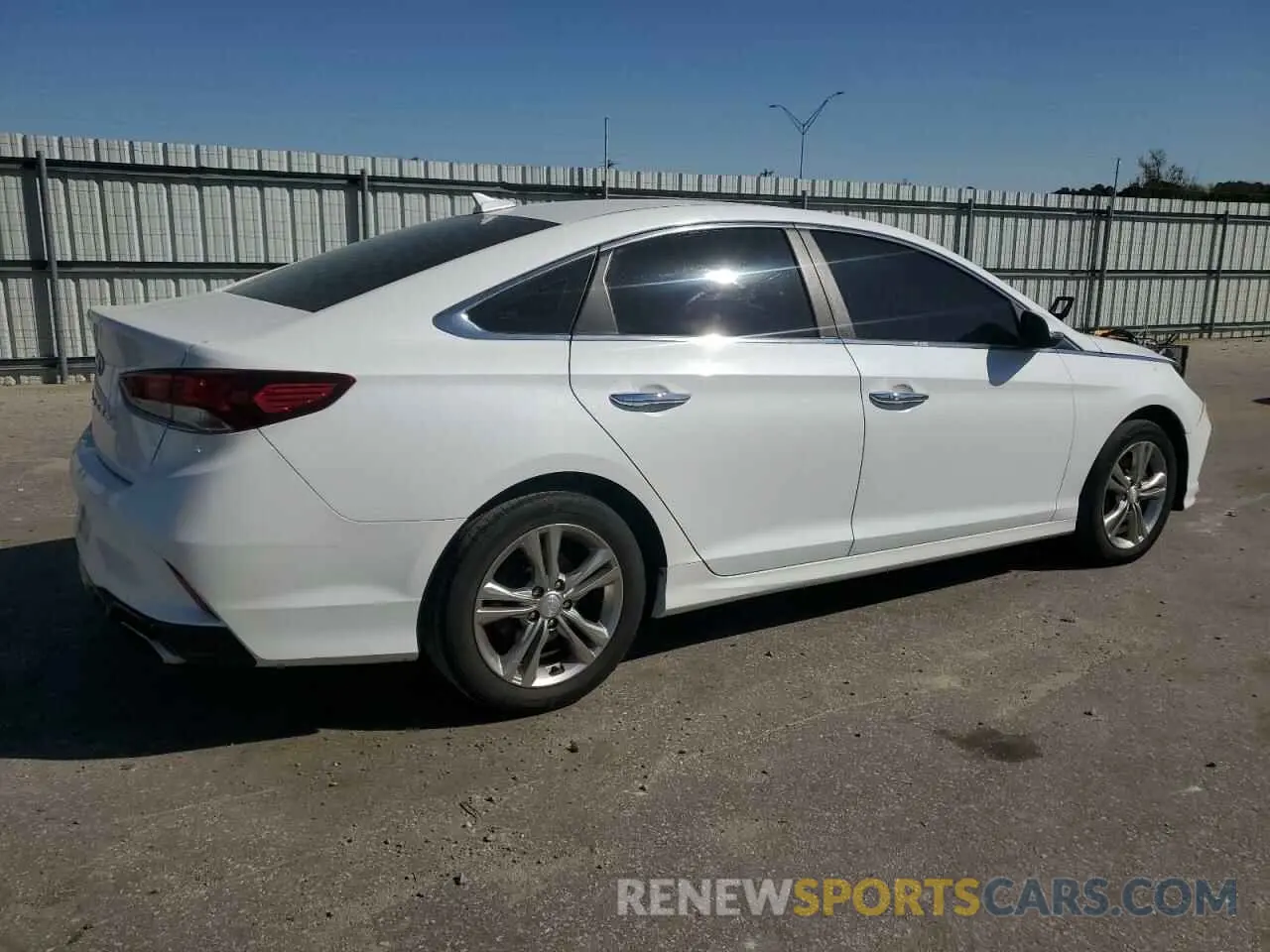 3 Photograph of a damaged car 5NPE34AF7KH748273 HYUNDAI SONATA 2019