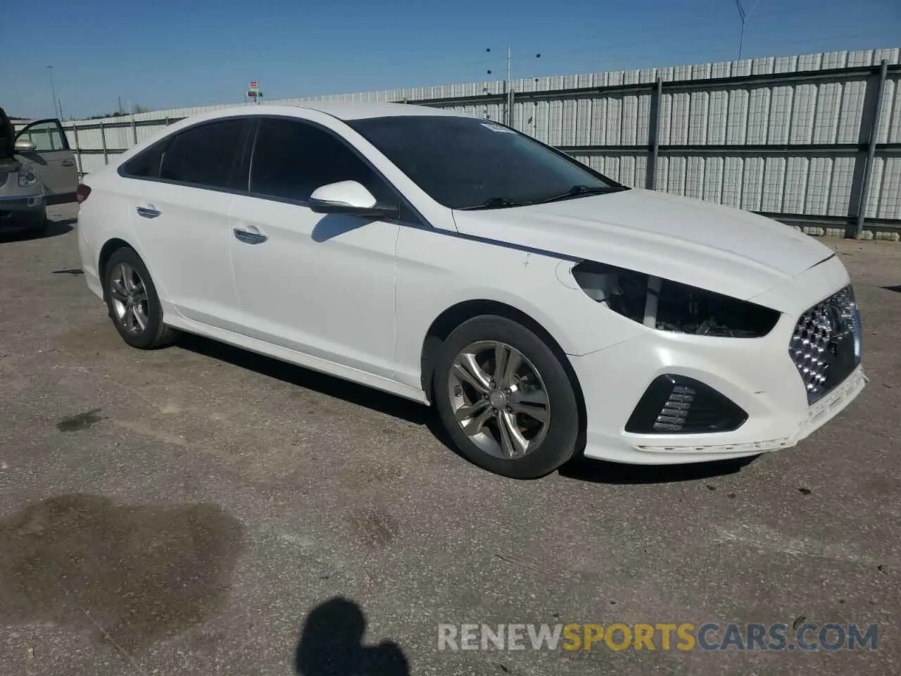 4 Photograph of a damaged car 5NPE34AF7KH748273 HYUNDAI SONATA 2019