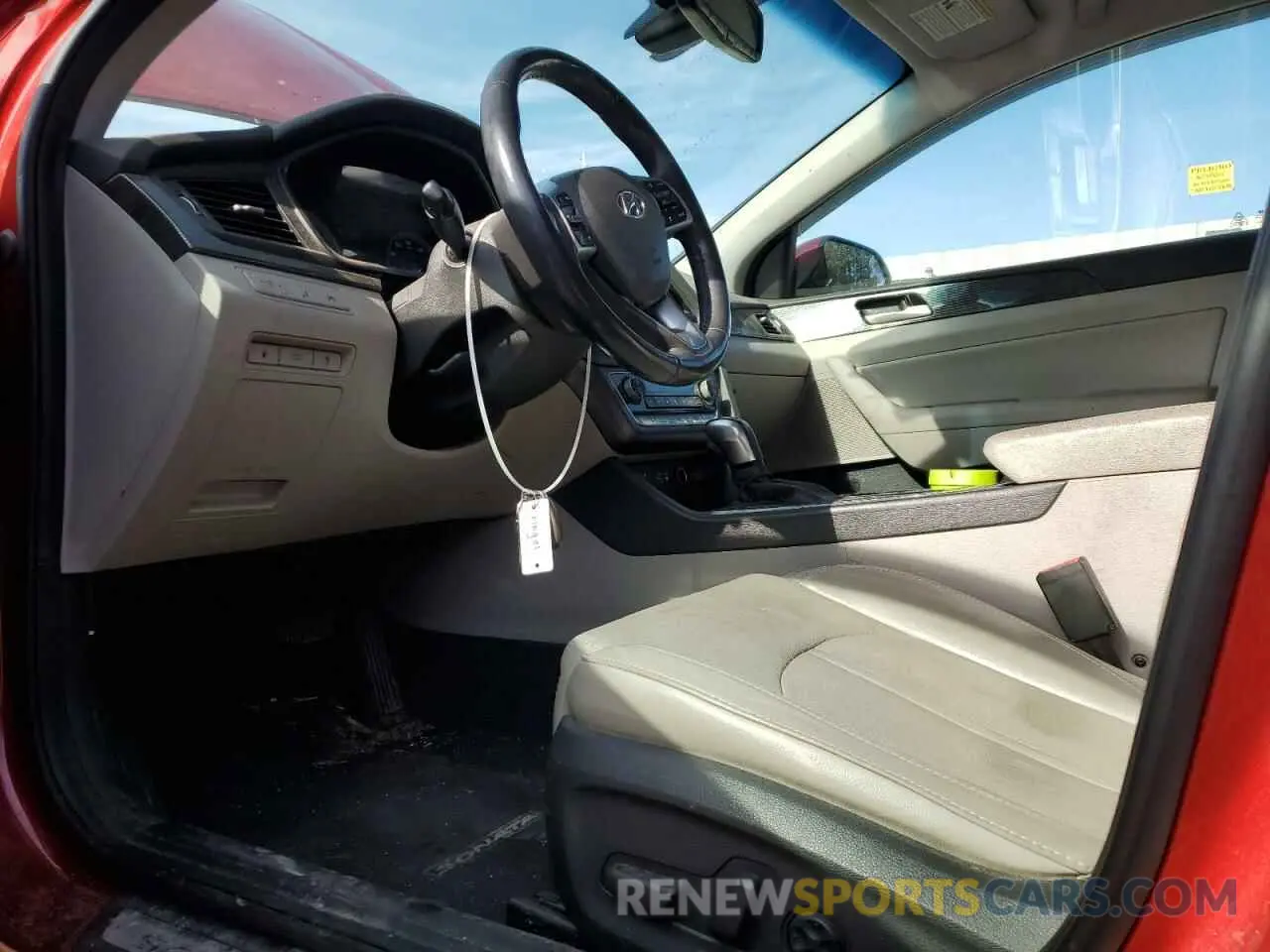 7 Photograph of a damaged car 5NPE34AF7KH750539 HYUNDAI SONATA 2019