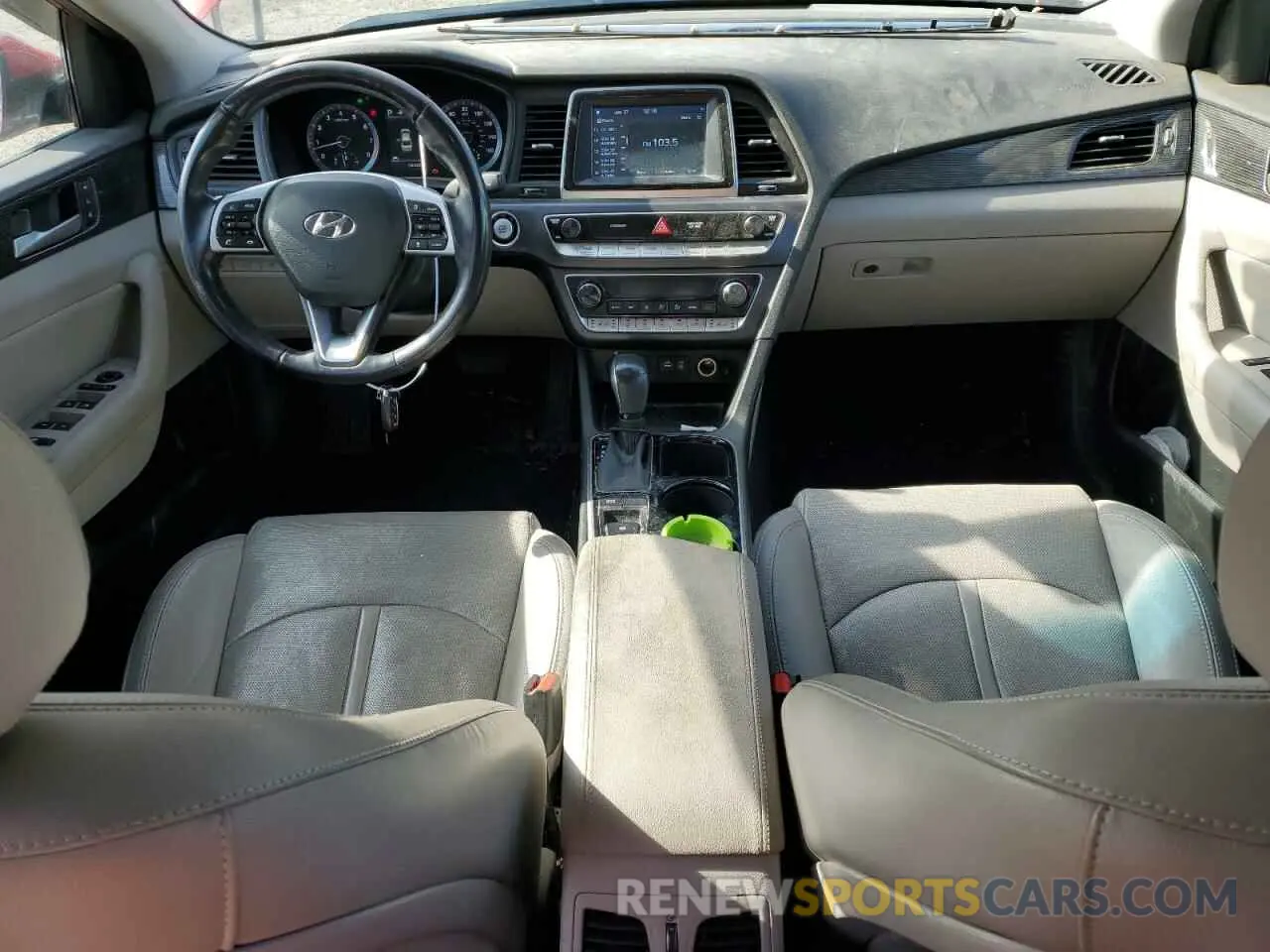 8 Photograph of a damaged car 5NPE34AF7KH750539 HYUNDAI SONATA 2019