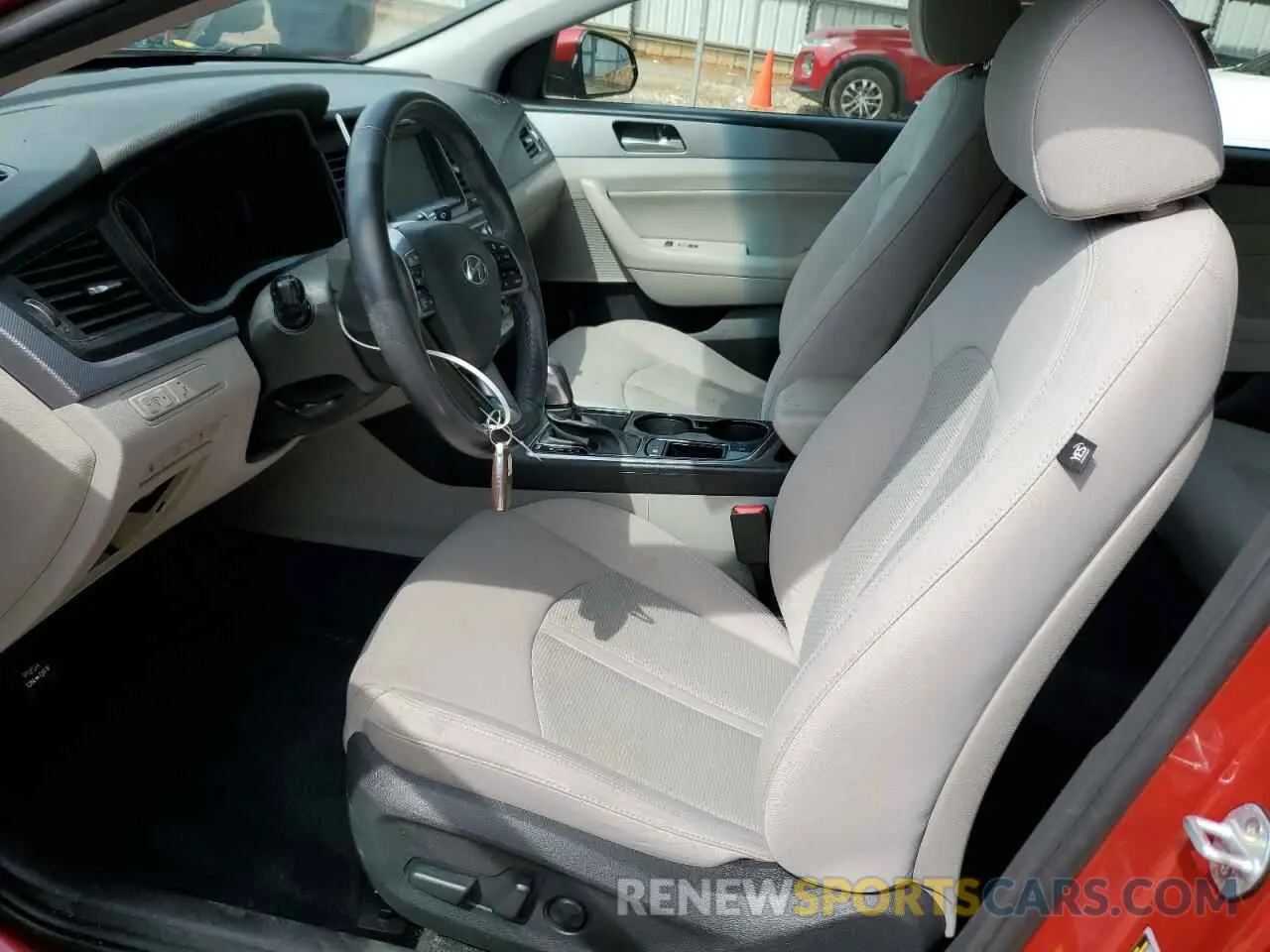 7 Photograph of a damaged car 5NPE34AF7KH792550 HYUNDAI SONATA 2019