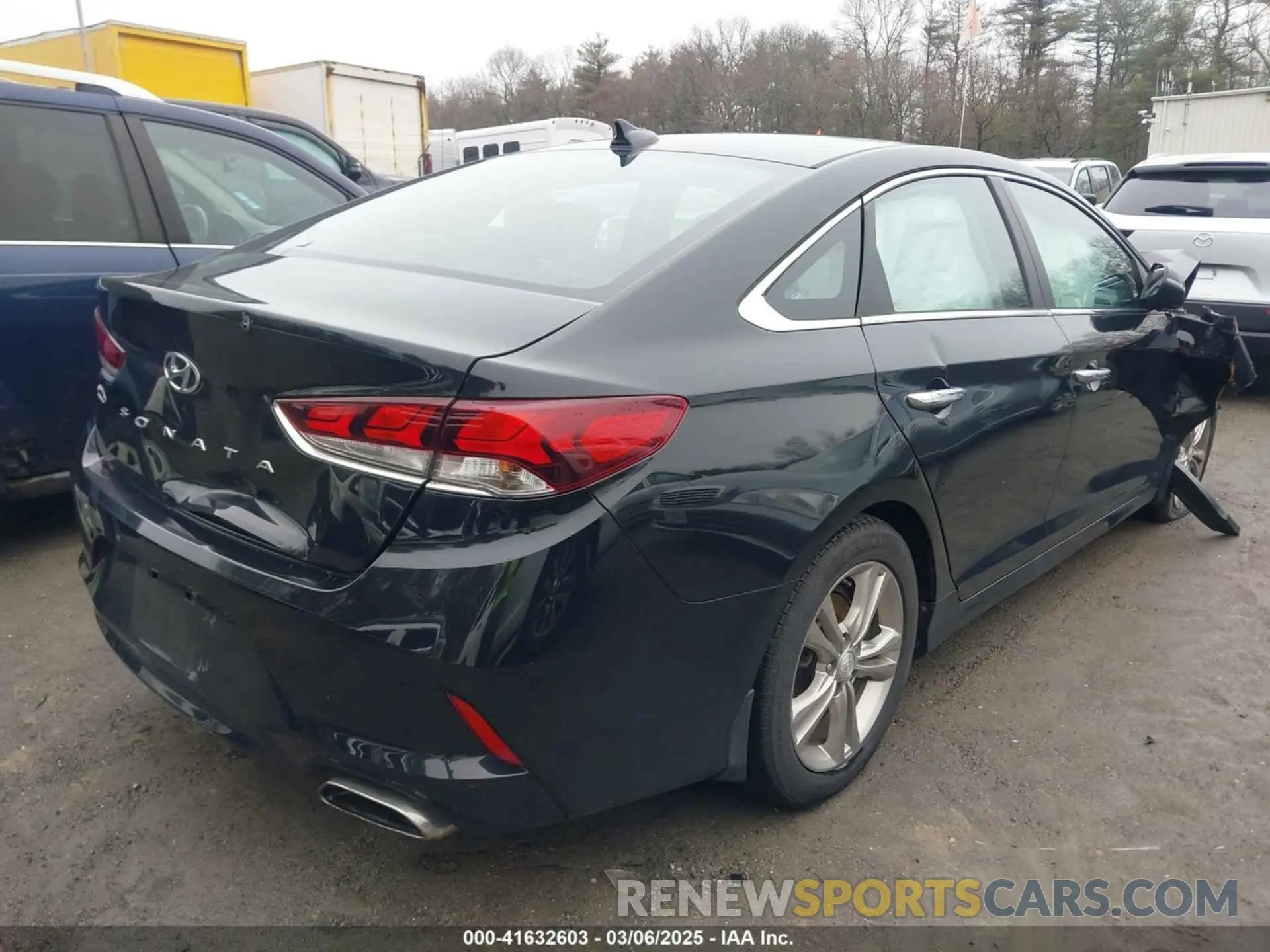 4 Photograph of a damaged car 5NPE34AF7KH799840 HYUNDAI SONATA 2019