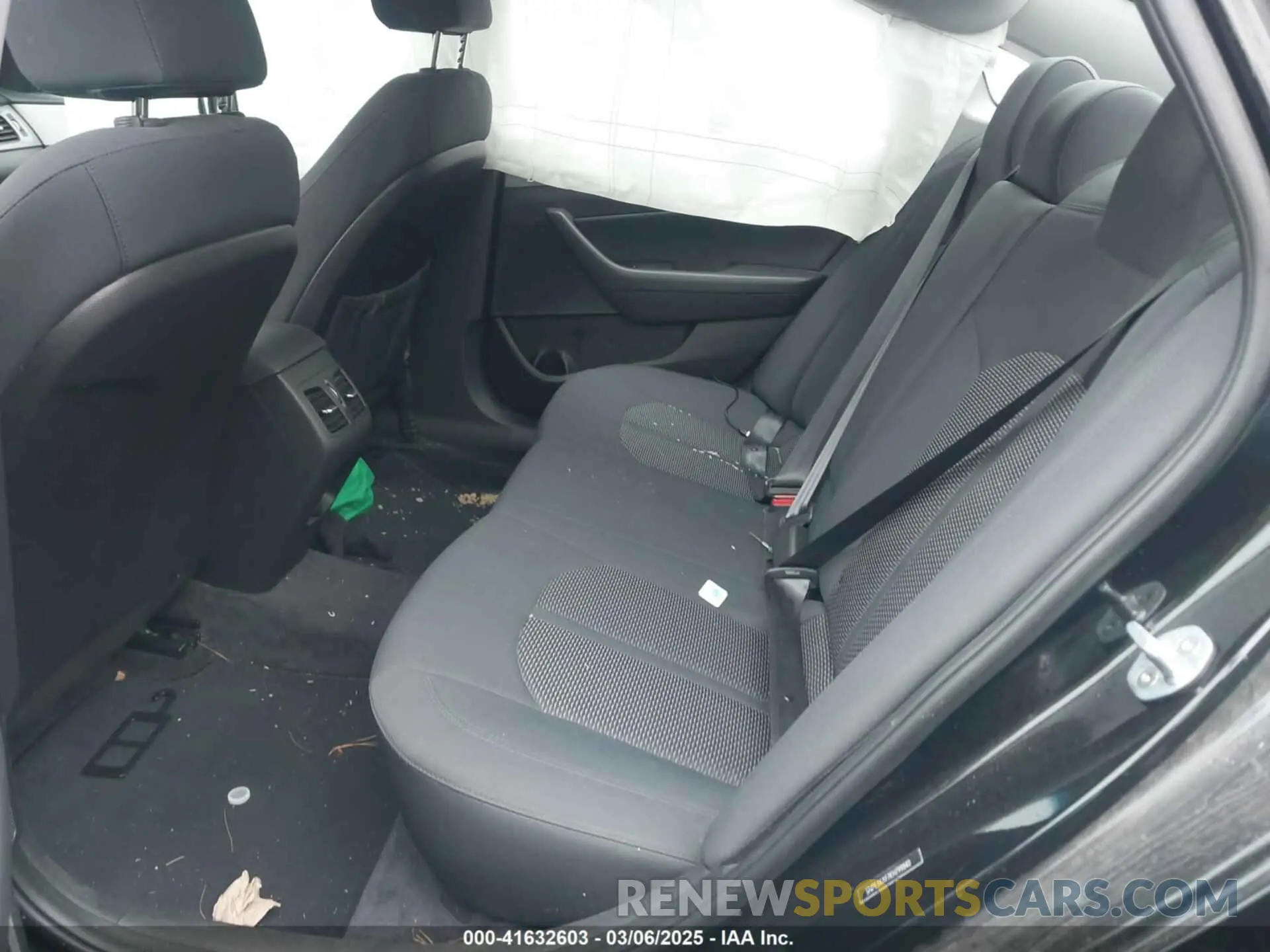 8 Photograph of a damaged car 5NPE34AF7KH799840 HYUNDAI SONATA 2019