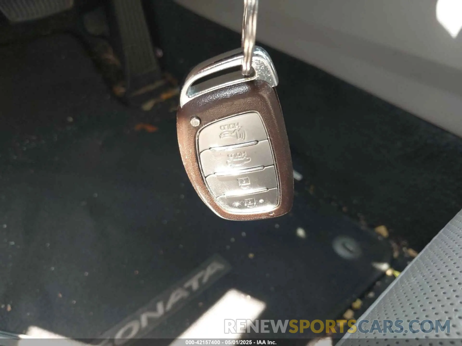 11 Photograph of a damaged car 5NPE34AF7KH809430 HYUNDAI SONATA 2019