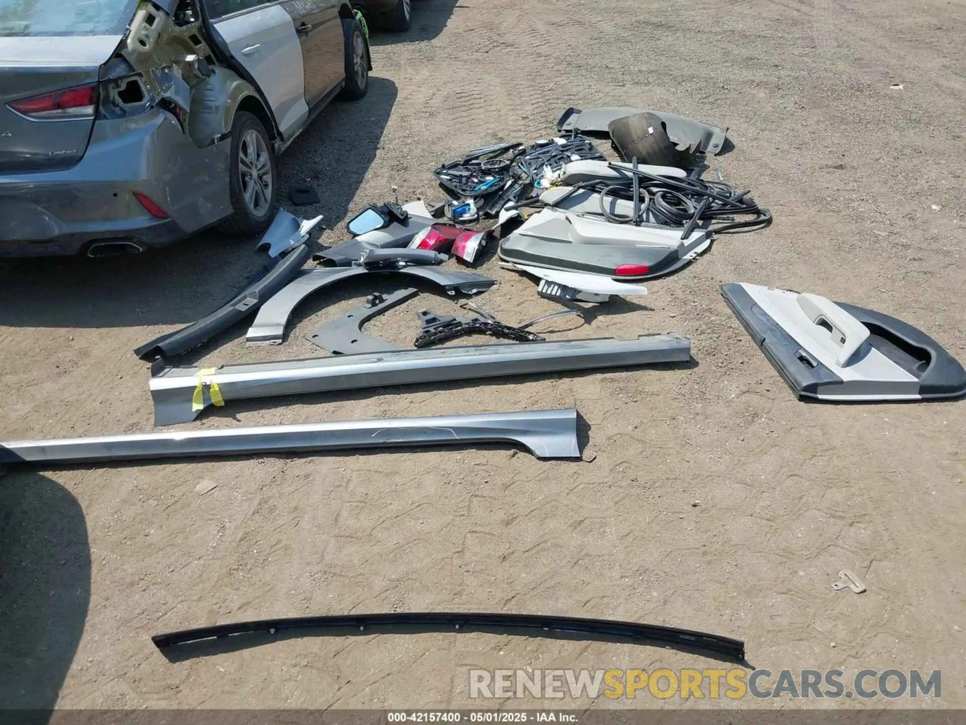 18 Photograph of a damaged car 5NPE34AF7KH809430 HYUNDAI SONATA 2019