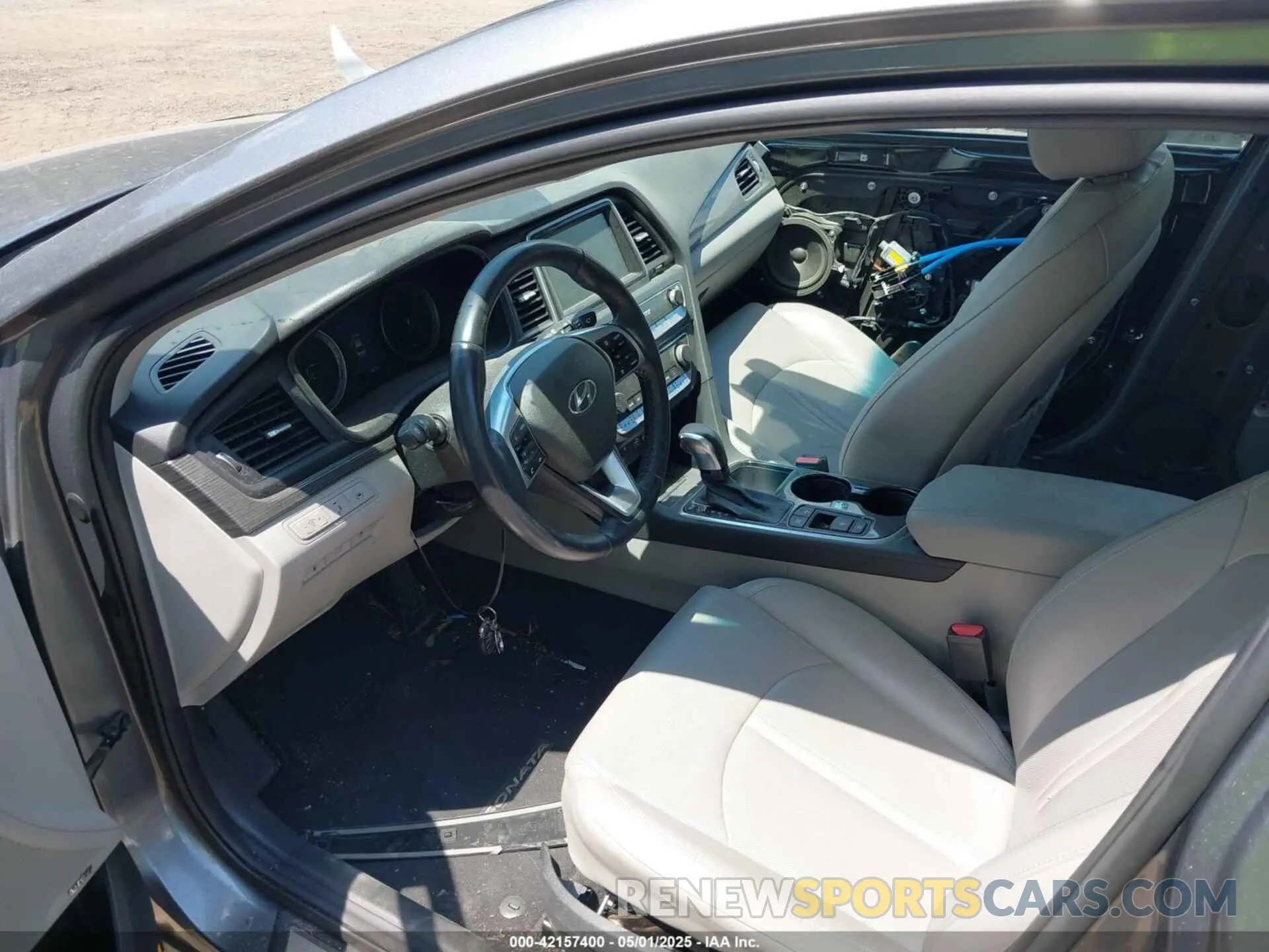 5 Photograph of a damaged car 5NPE34AF7KH809430 HYUNDAI SONATA 2019