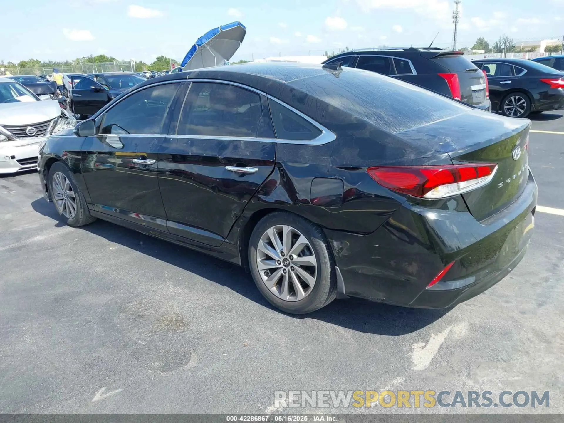 3 Photograph of a damaged car 5NPE34AF8KH732910 HYUNDAI SONATA 2019