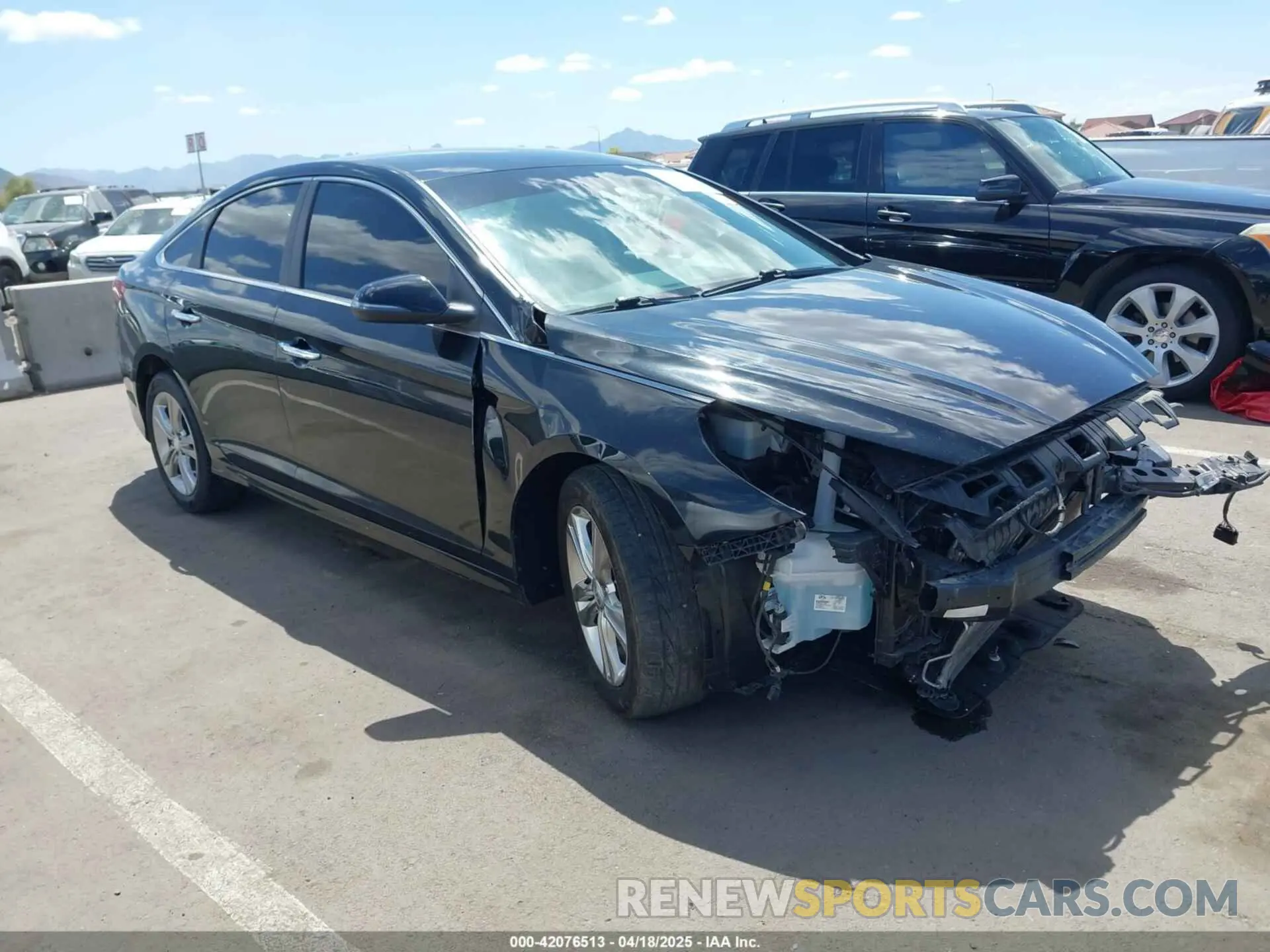 1 Photograph of a damaged car 5NPE34AF8KH739095 HYUNDAI SONATA 2019