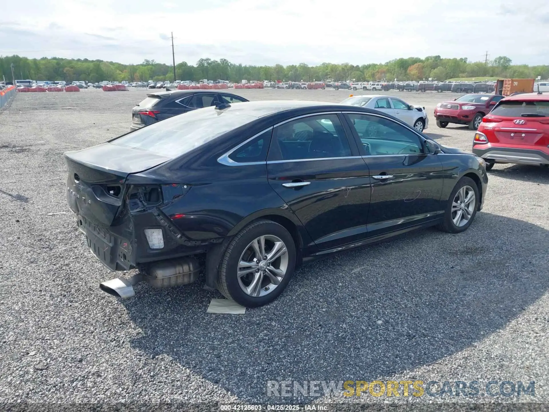 4 Photograph of a damaged car 5NPE34AF8KH739419 HYUNDAI SONATA 2019