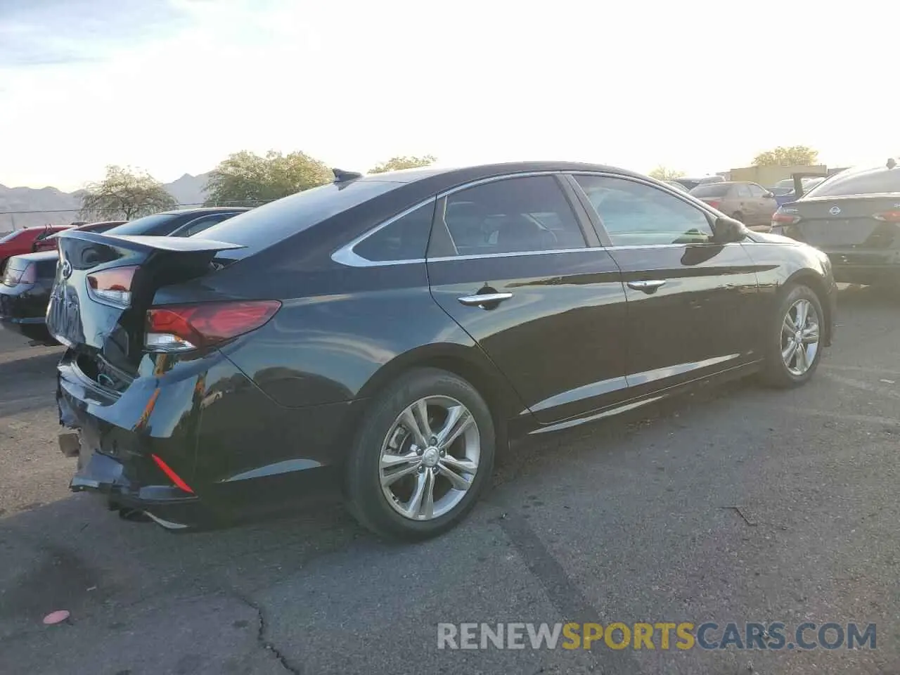 3 Photograph of a damaged car 5NPE34AF8KH746273 HYUNDAI SONATA 2019