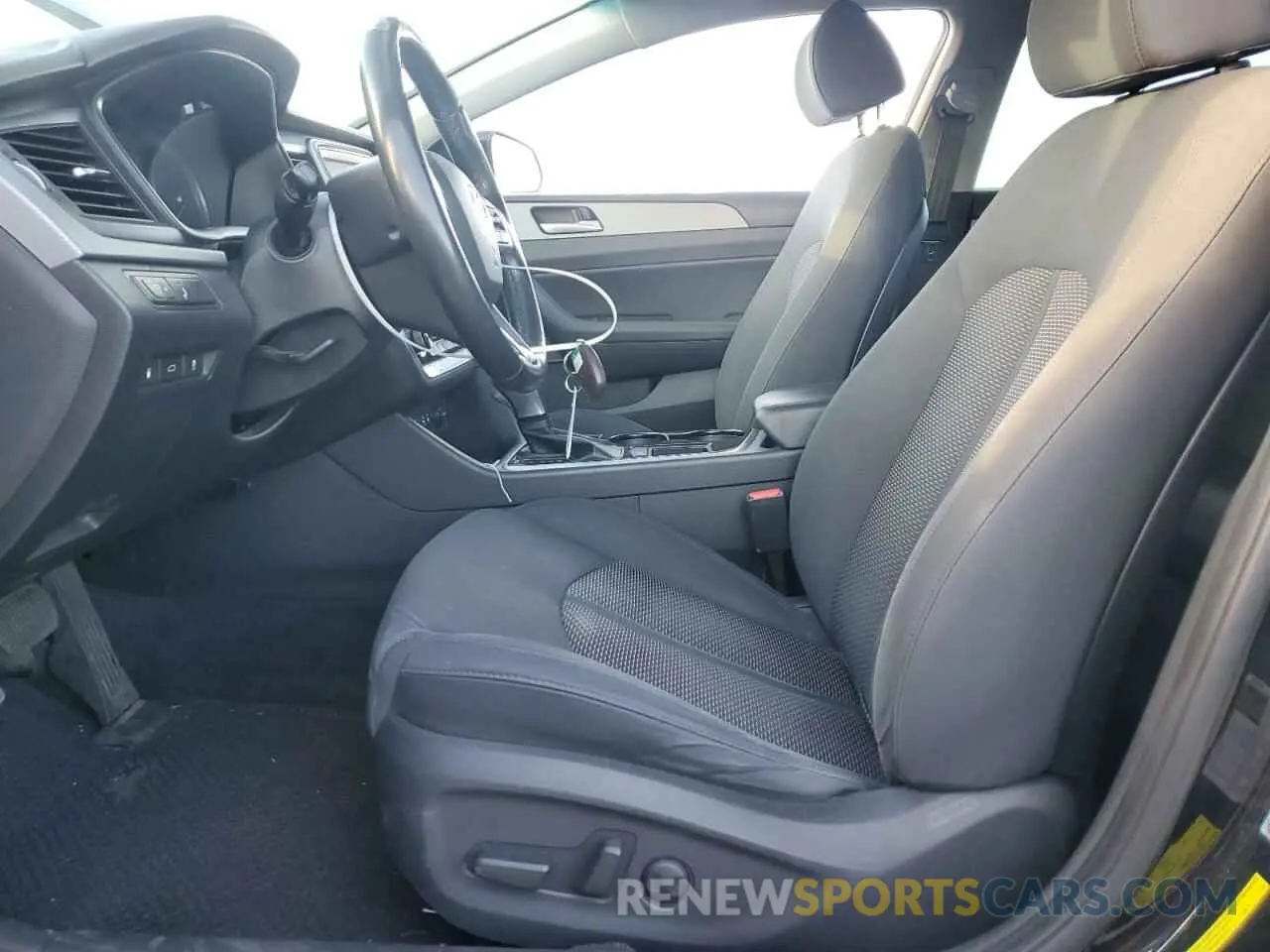 7 Photograph of a damaged car 5NPE34AF8KH746273 HYUNDAI SONATA 2019