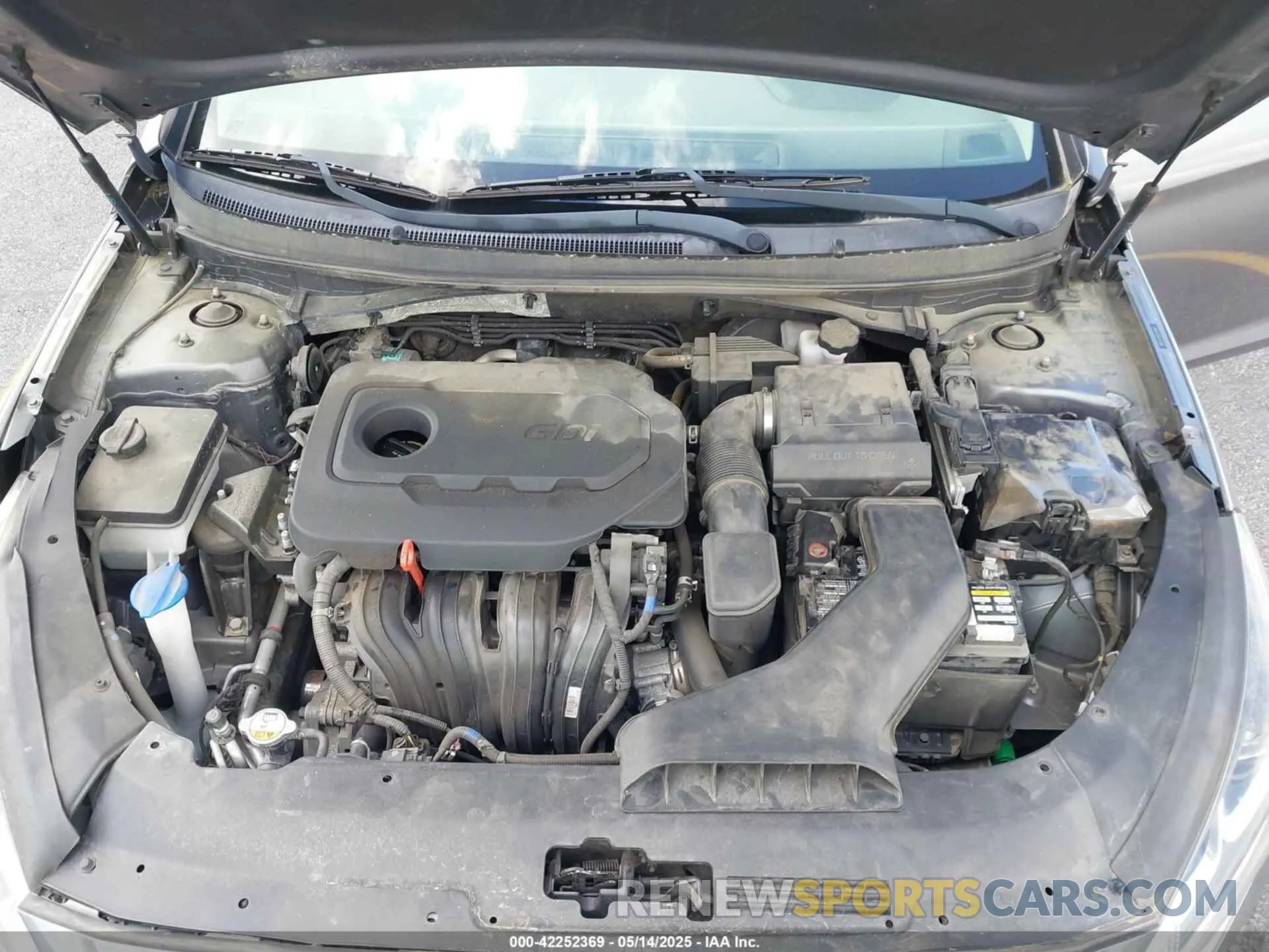 10 Photograph of a damaged car 5NPE34AF8KH747665 HYUNDAI SONATA 2019