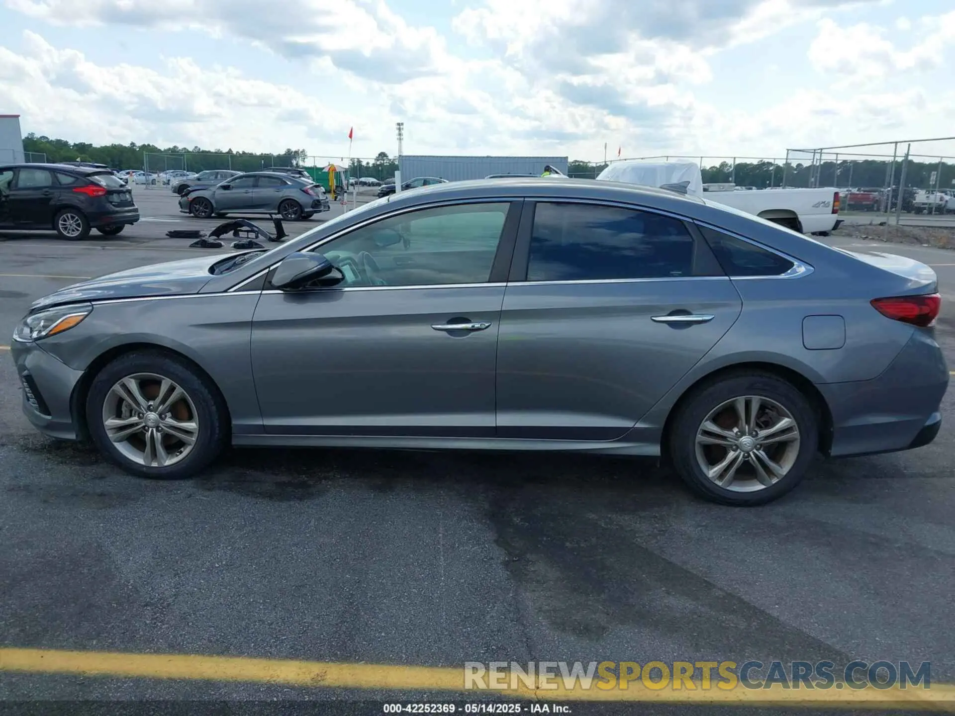 13 Photograph of a damaged car 5NPE34AF8KH747665 HYUNDAI SONATA 2019
