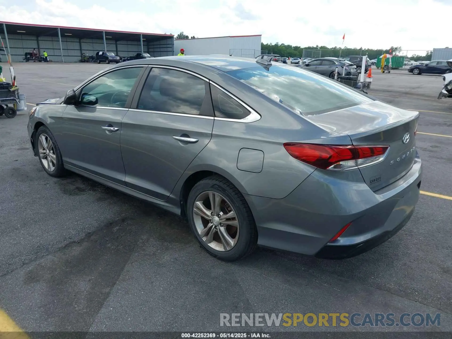 3 Photograph of a damaged car 5NPE34AF8KH747665 HYUNDAI SONATA 2019