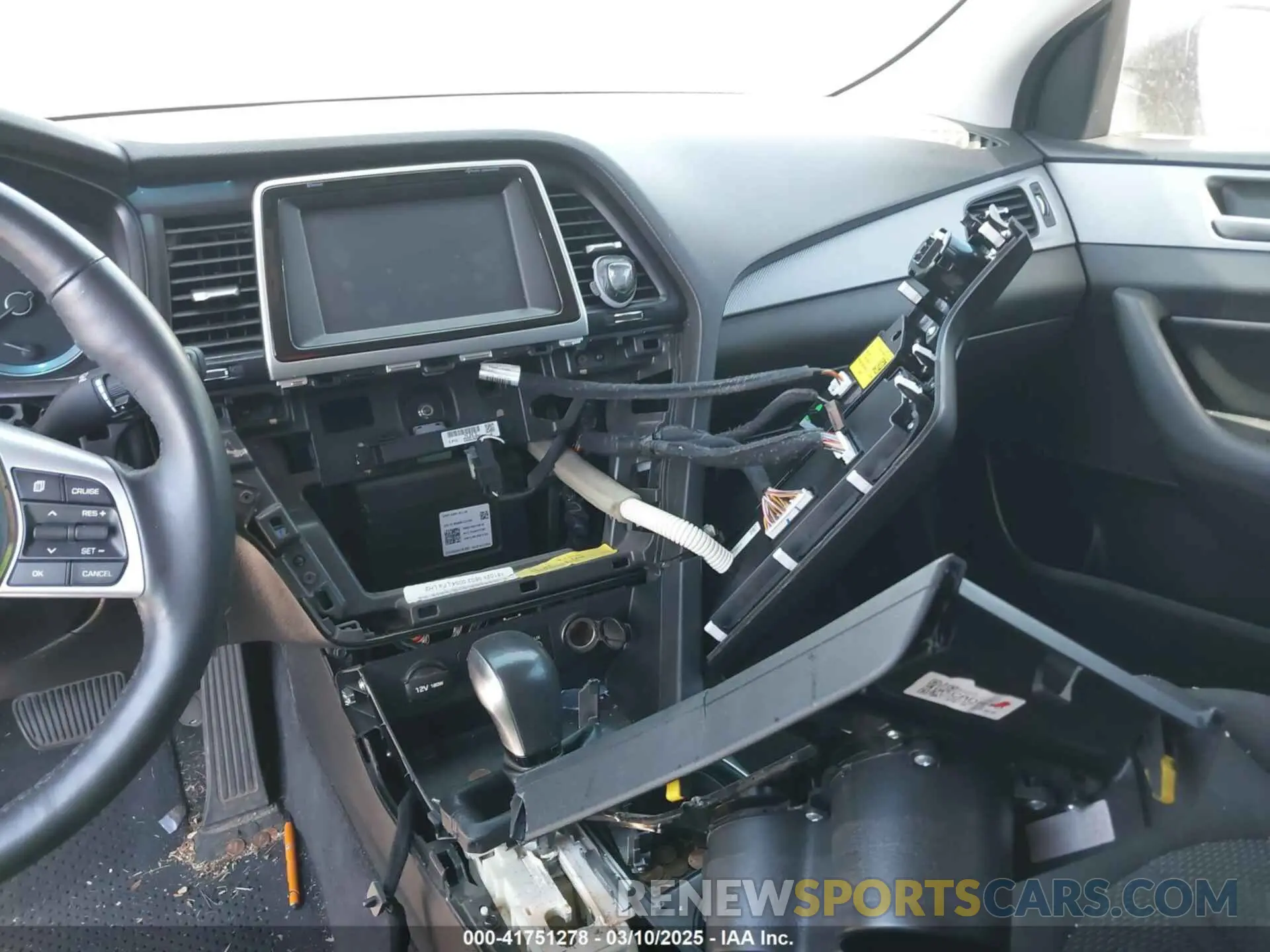 6 Photograph of a damaged car 5NPE34AF8KH751764 HYUNDAI SONATA 2019