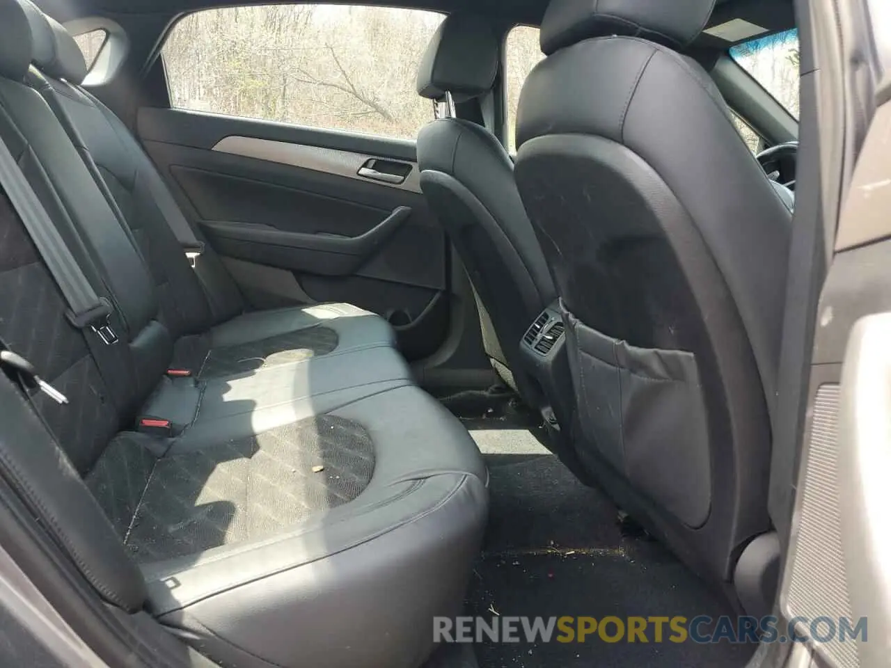 10 Photograph of a damaged car 5NPE34AF8KH758858 HYUNDAI SONATA 2019