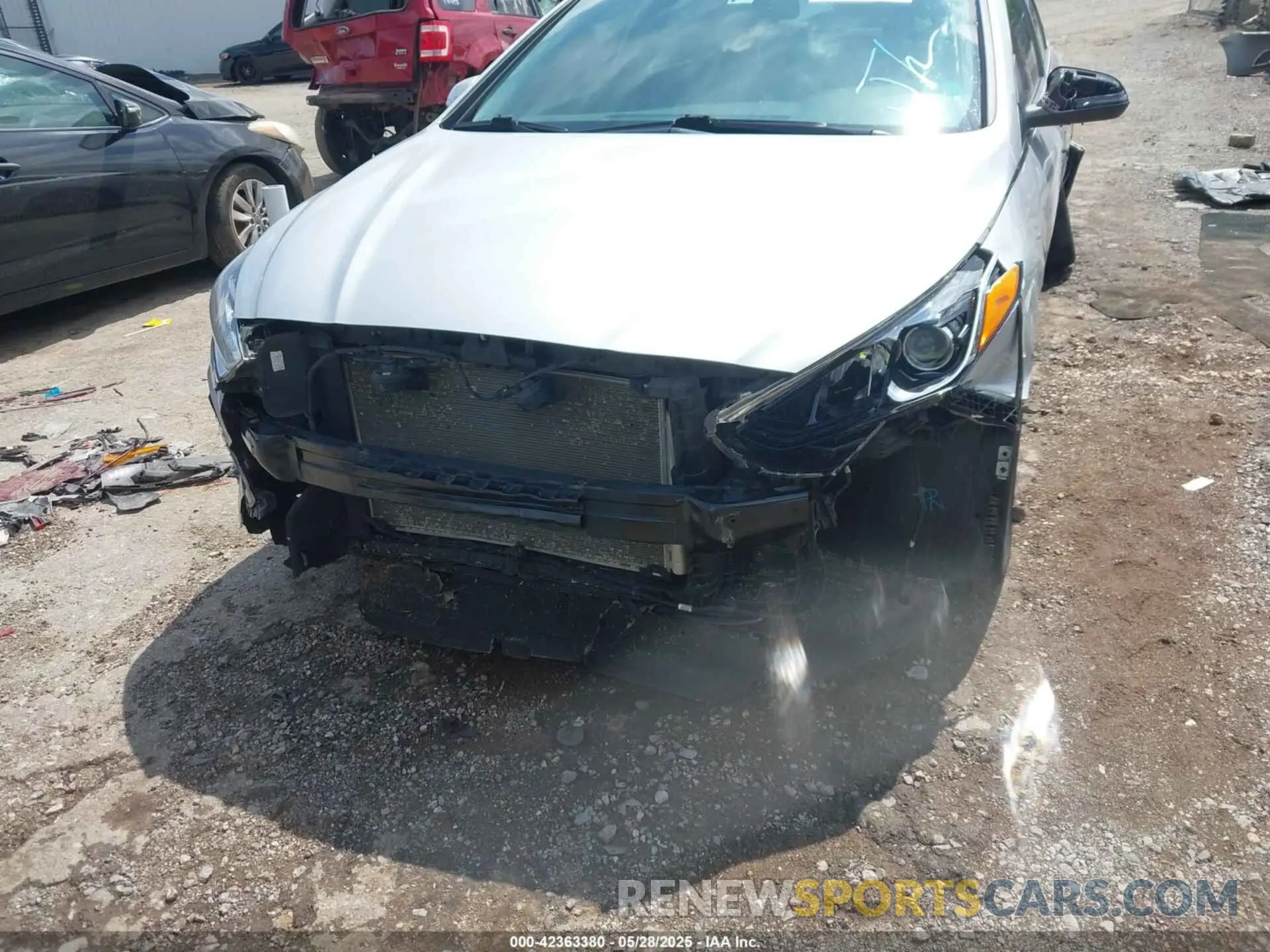 6 Photograph of a damaged car 5NPE34AF8KH762604 HYUNDAI SONATA 2019
