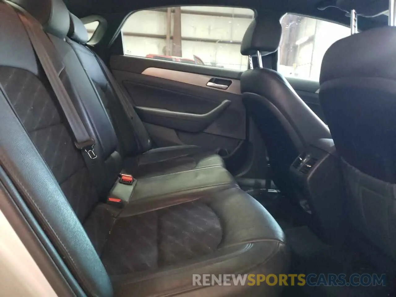 10 Photograph of a damaged car 5NPE34AF8KH763137 HYUNDAI SONATA 2019