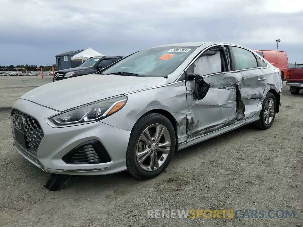 1 Photograph of a damaged car 5NPE34AF8KH770704 HYUNDAI SONATA 2019