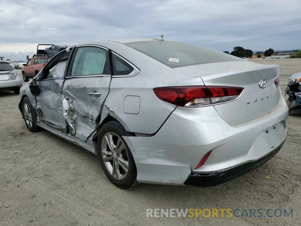 2 Photograph of a damaged car 5NPE34AF8KH770704 HYUNDAI SONATA 2019