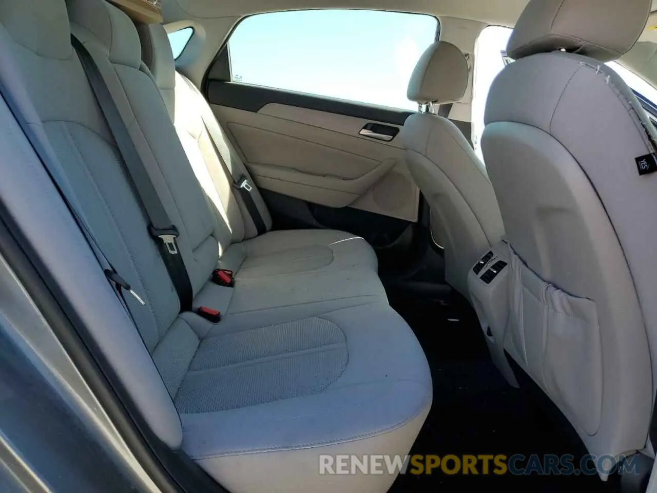 10 Photograph of a damaged car 5NPE34AF8KH794260 HYUNDAI SONATA 2019