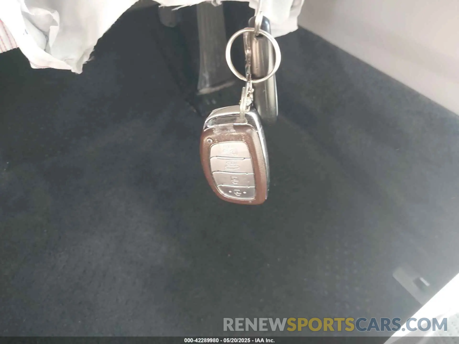11 Photograph of a damaged car 5NPE34AF8KH798664 HYUNDAI SONATA 2019