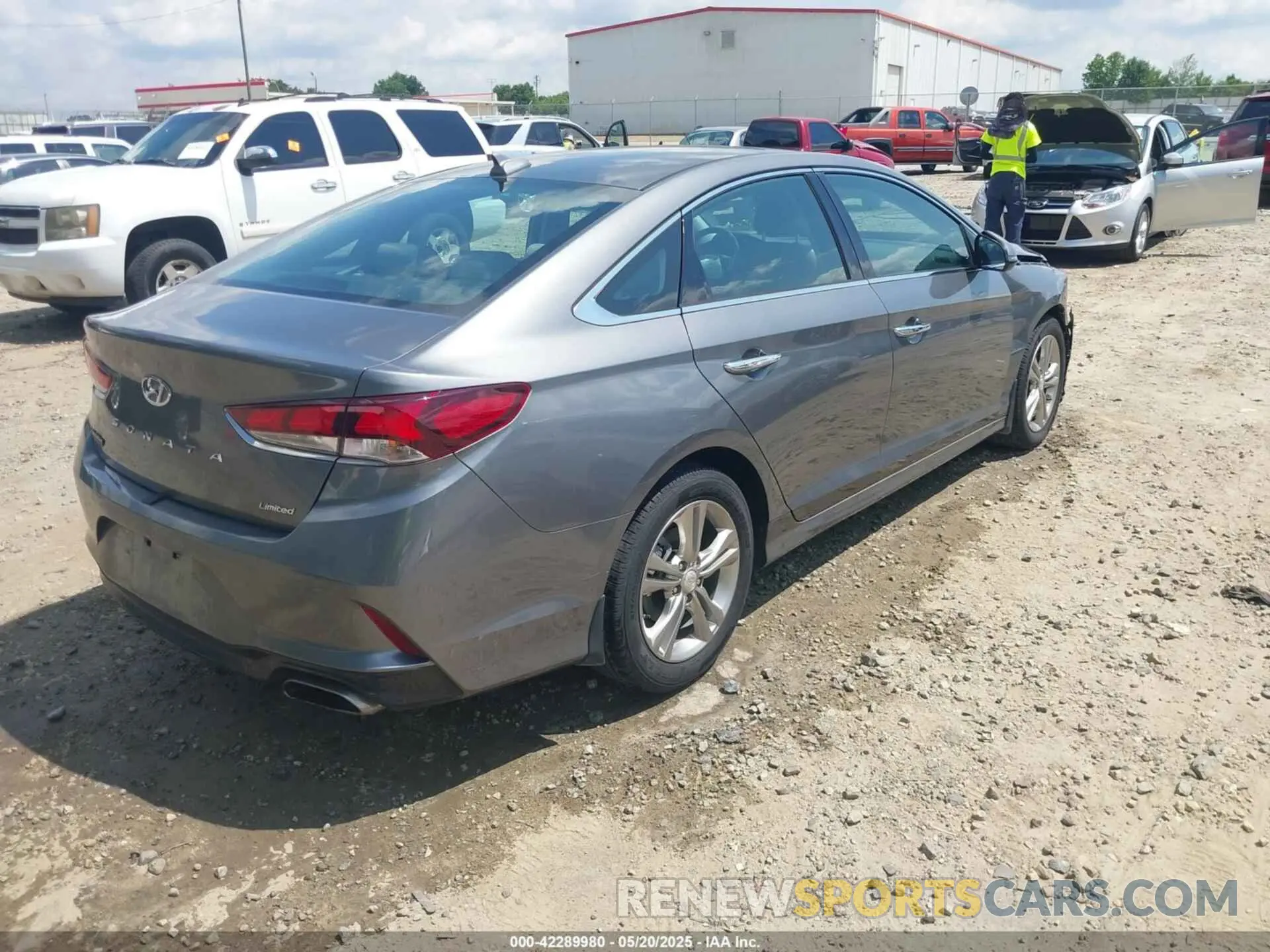 4 Photograph of a damaged car 5NPE34AF8KH798664 HYUNDAI SONATA 2019