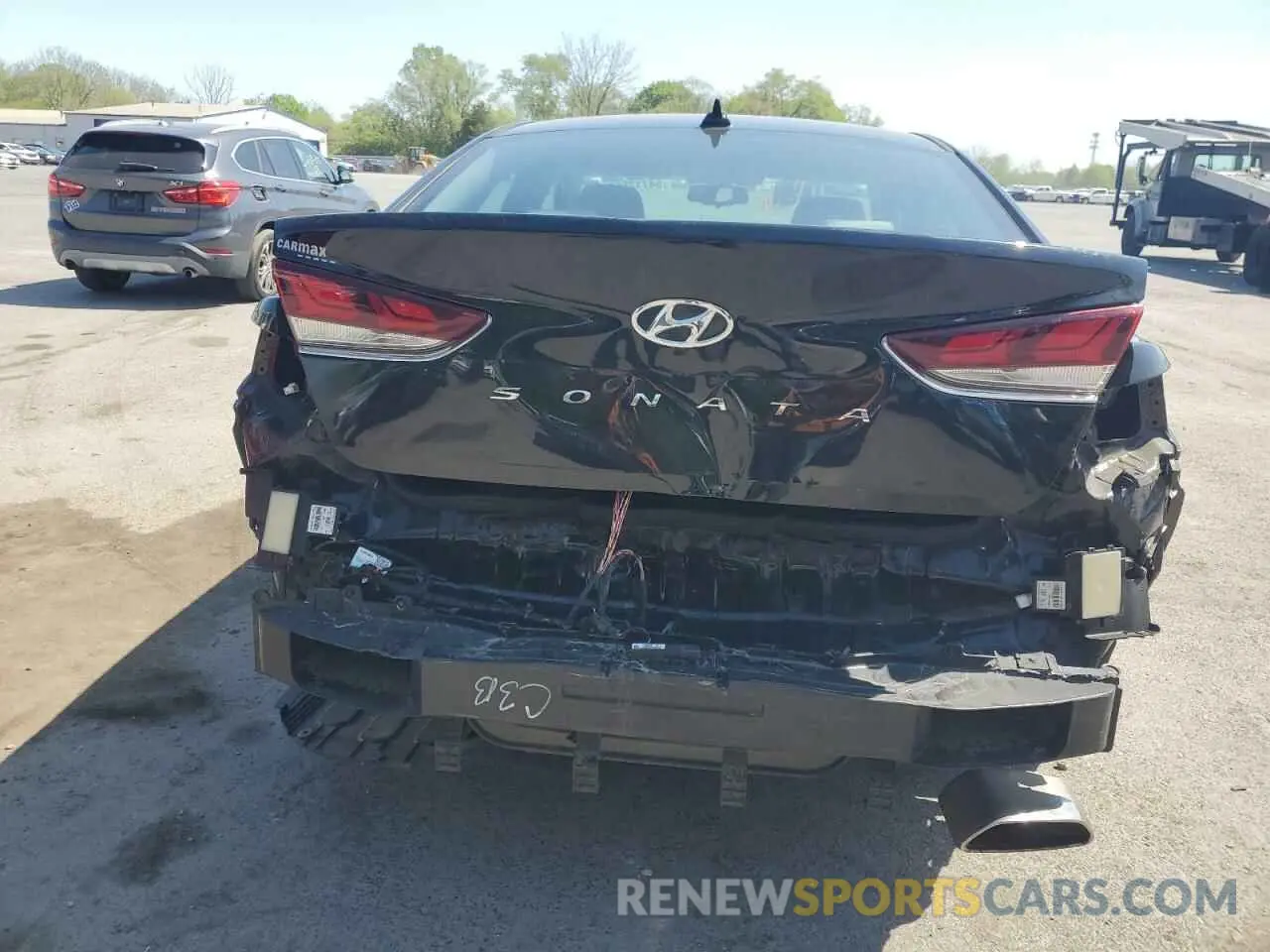 6 Photograph of a damaged car 5NPE34AF8KH802017 HYUNDAI SONATA 2019
