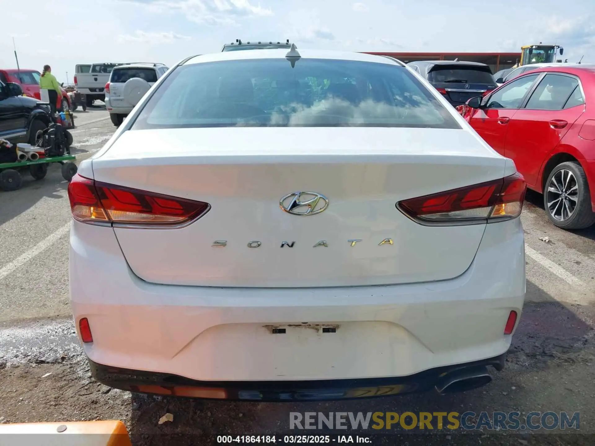17 Photograph of a damaged car 5NPE34AF8KH811011 HYUNDAI SONATA 2019