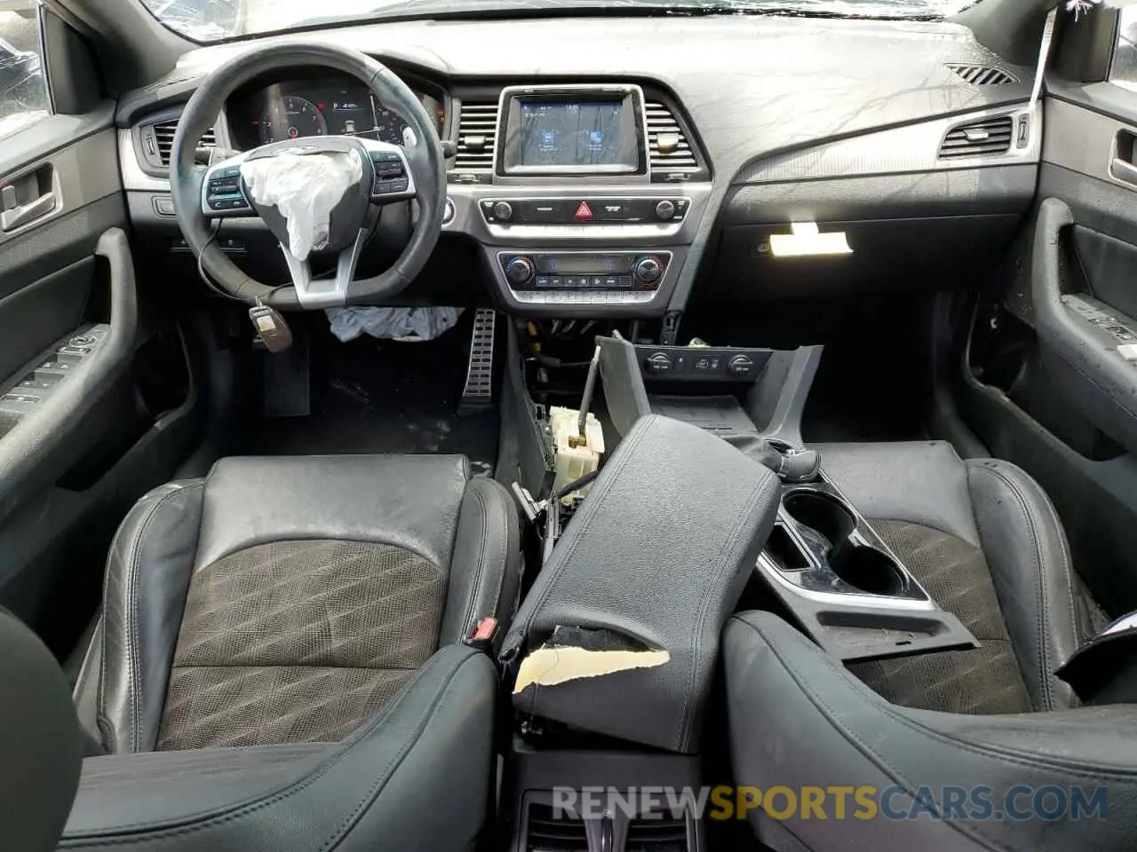 8 Photograph of a damaged car 5NPE34AF9KH736271 HYUNDAI SONATA 2019
