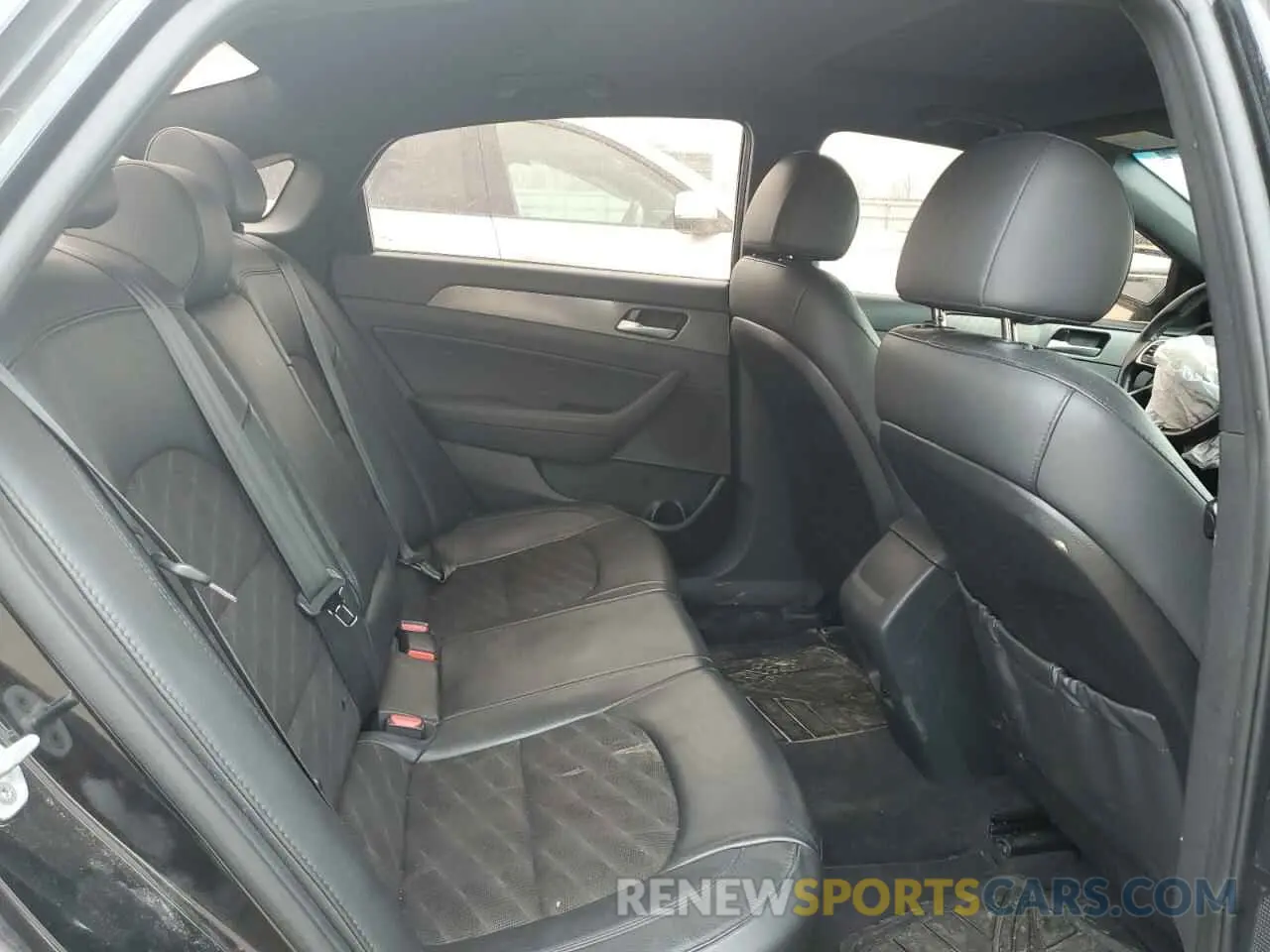 10 Photograph of a damaged car 5NPE34AF9KH748131 HYUNDAI SONATA 2019