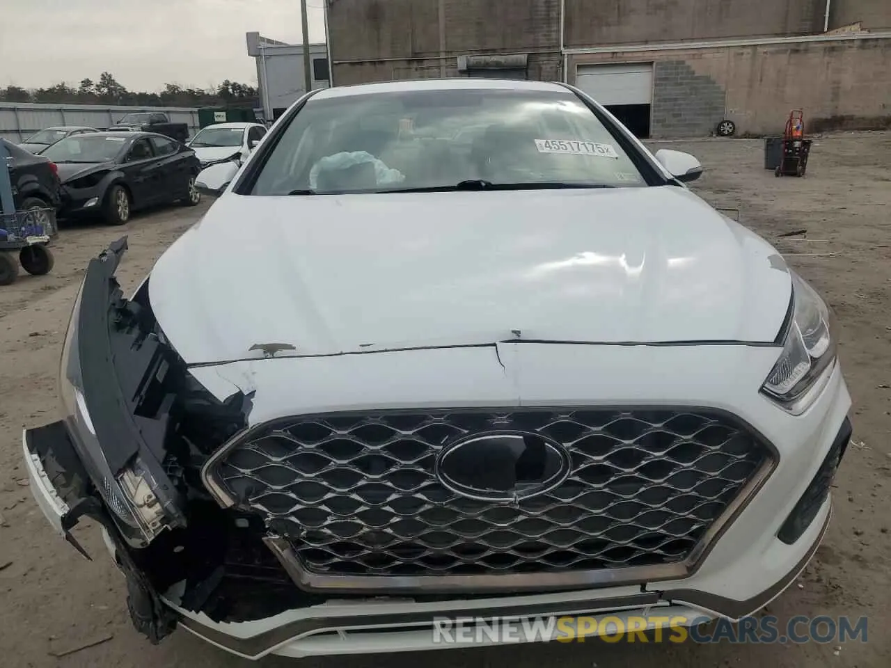 5 Photograph of a damaged car 5NPE34AF9KH758190 HYUNDAI SONATA 2019