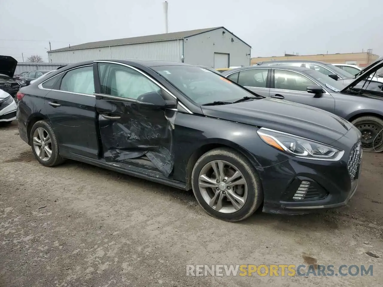 4 Photograph of a damaged car 5NPE34AF9KH785065 HYUNDAI SONATA 2019
