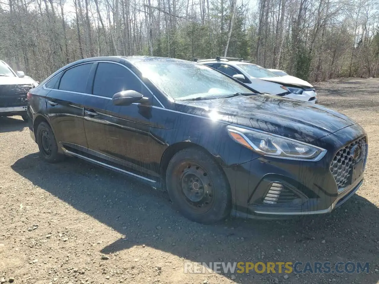 4 Photograph of a damaged car 5NPE34AF9KH785907 HYUNDAI SONATA 2019