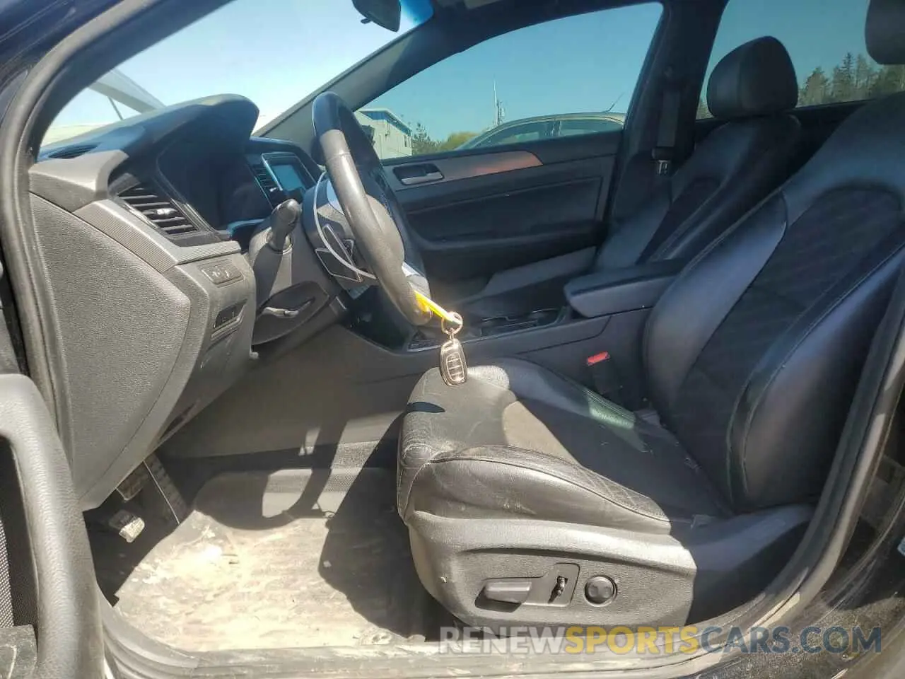 7 Photograph of a damaged car 5NPE34AF9KH785907 HYUNDAI SONATA 2019