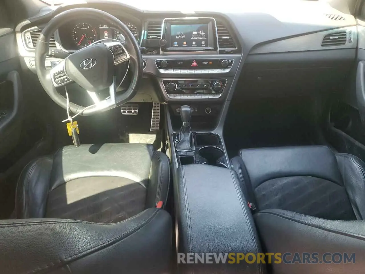 8 Photograph of a damaged car 5NPE34AF9KH785907 HYUNDAI SONATA 2019