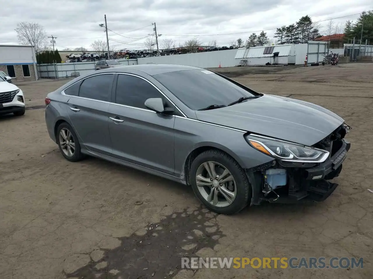 4 Photograph of a damaged car 5NPE34AF9KH795563 HYUNDAI SONATA 2019