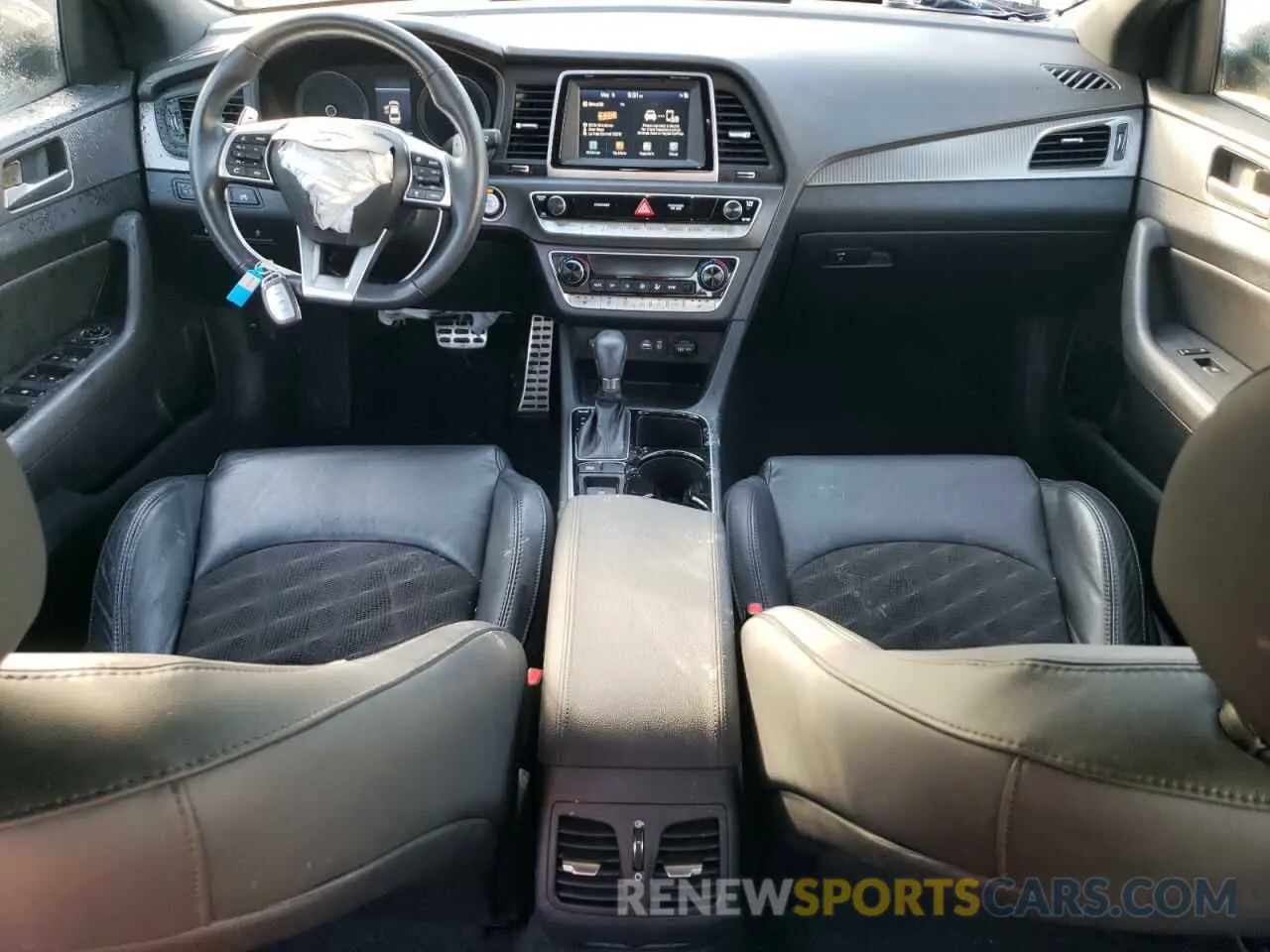 8 Photograph of a damaged car 5NPE34AF9KH815763 HYUNDAI SONATA 2019