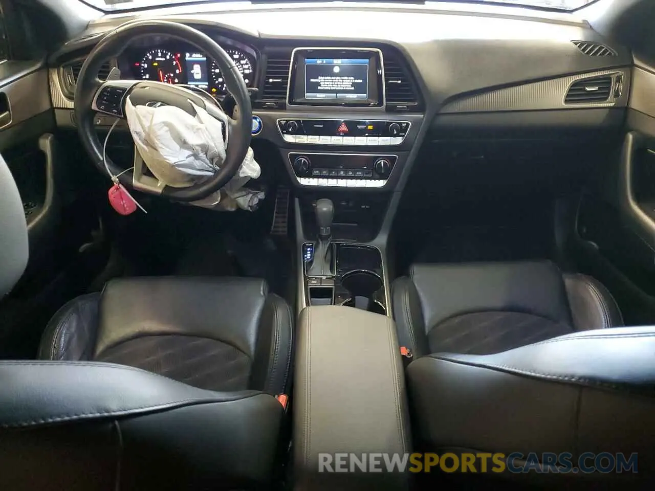 8 Photograph of a damaged car 5NPE34AF9KH821708 HYUNDAI SONATA 2019