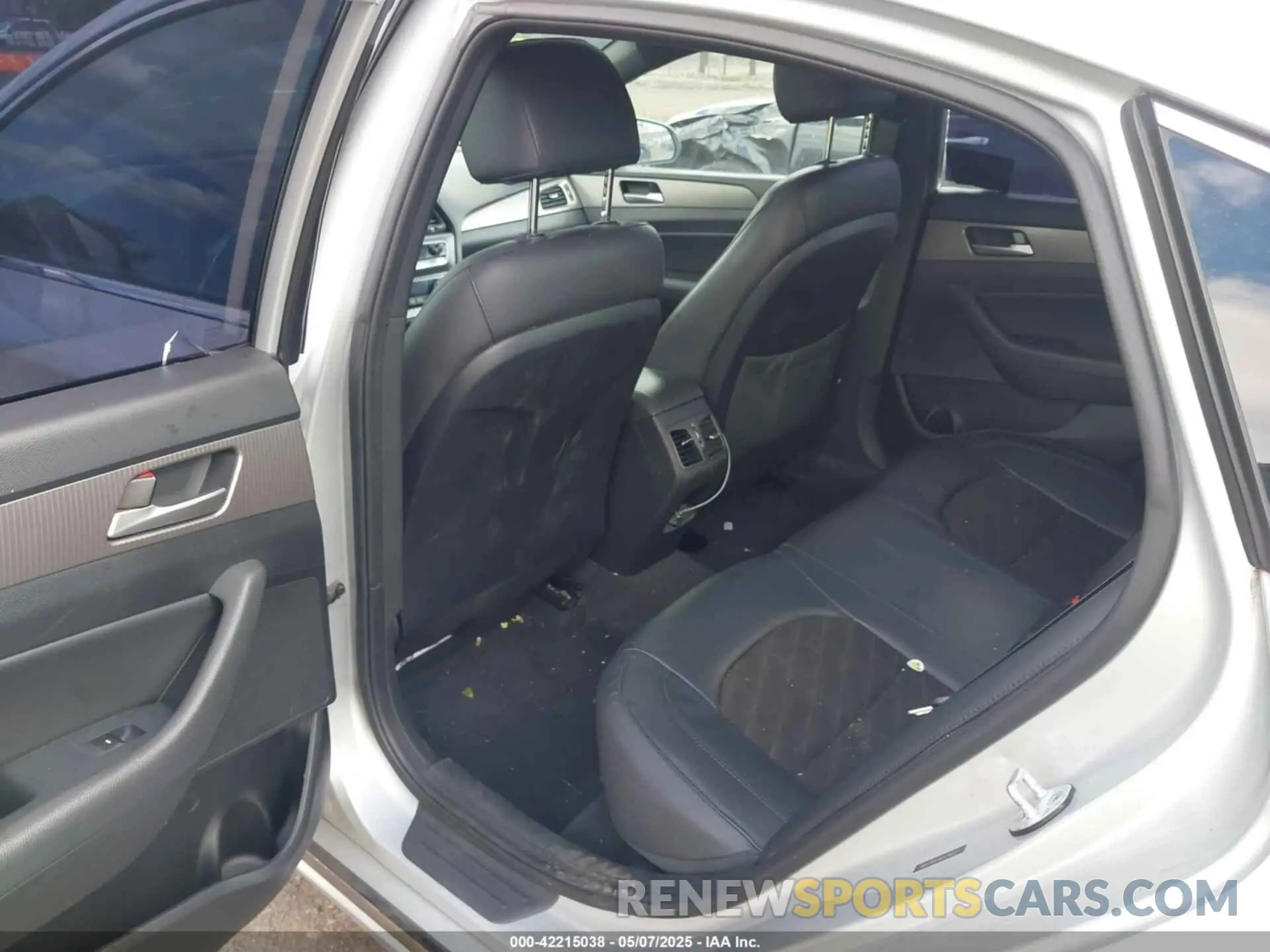 8 Photograph of a damaged car 5NPE34AFXKH740037 HYUNDAI SONATA 2019
