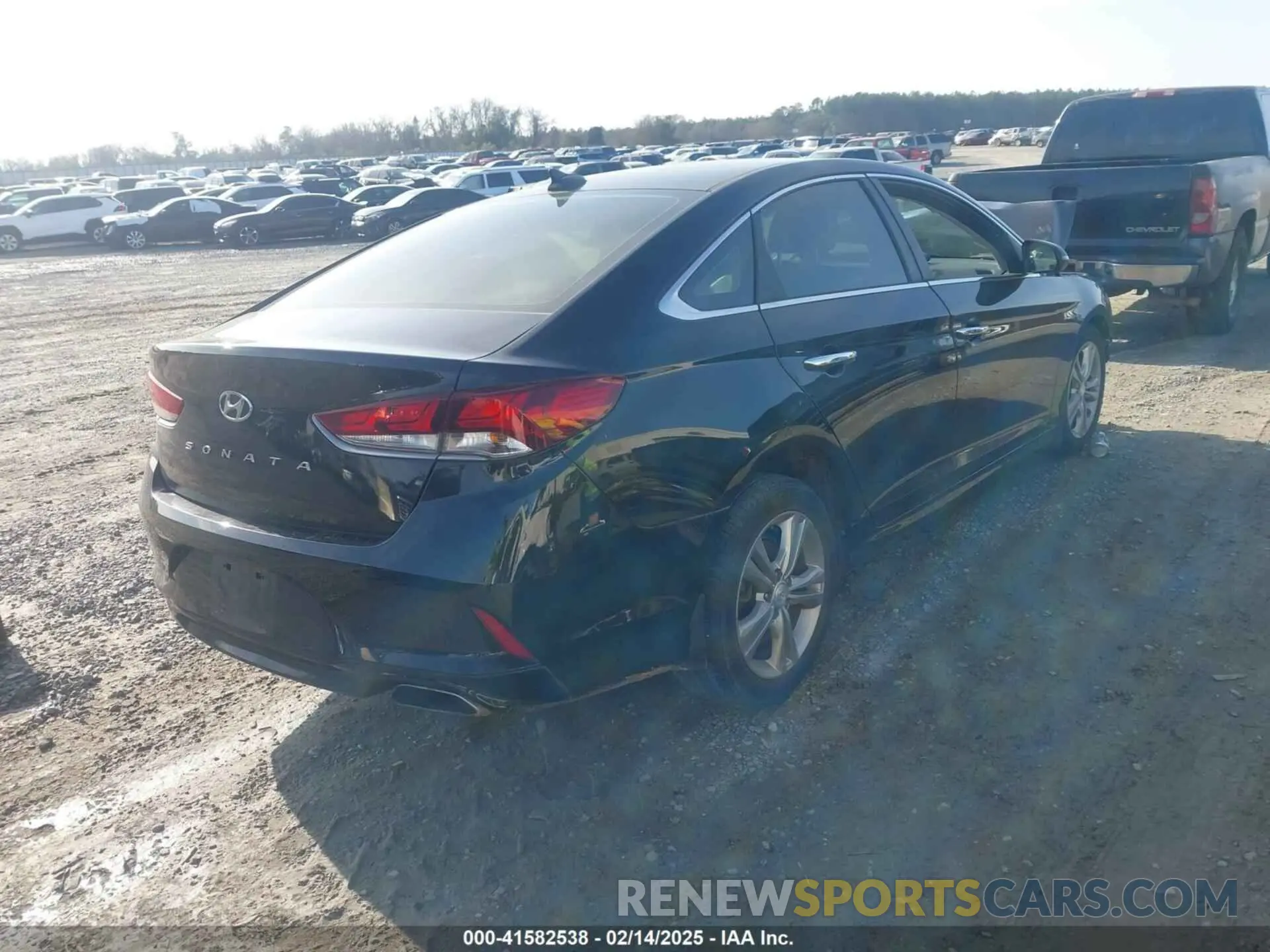 4 Photograph of a damaged car 5NPE34AFXKH761180 HYUNDAI SONATA 2019