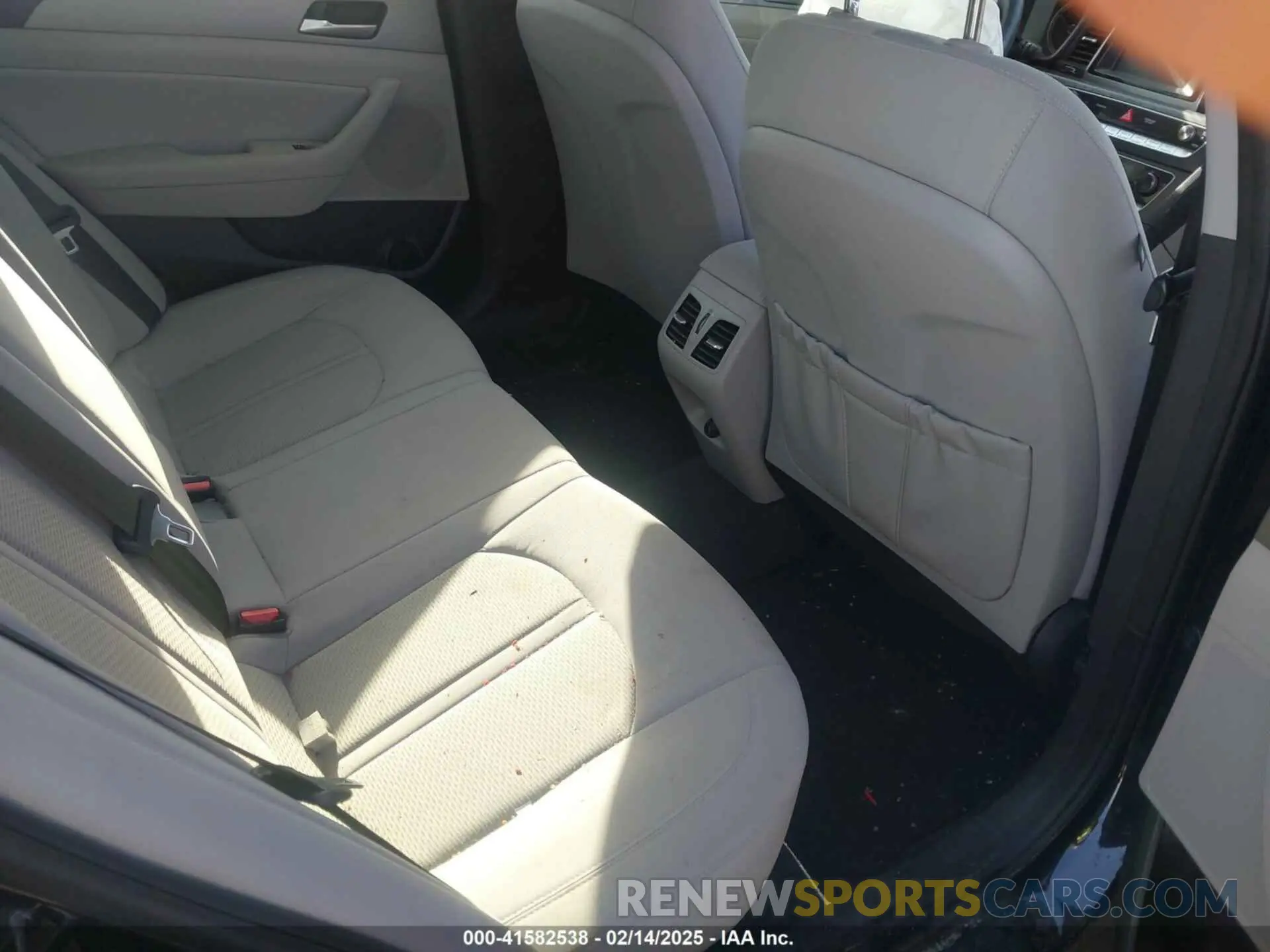 8 Photograph of a damaged car 5NPE34AFXKH761180 HYUNDAI SONATA 2019
