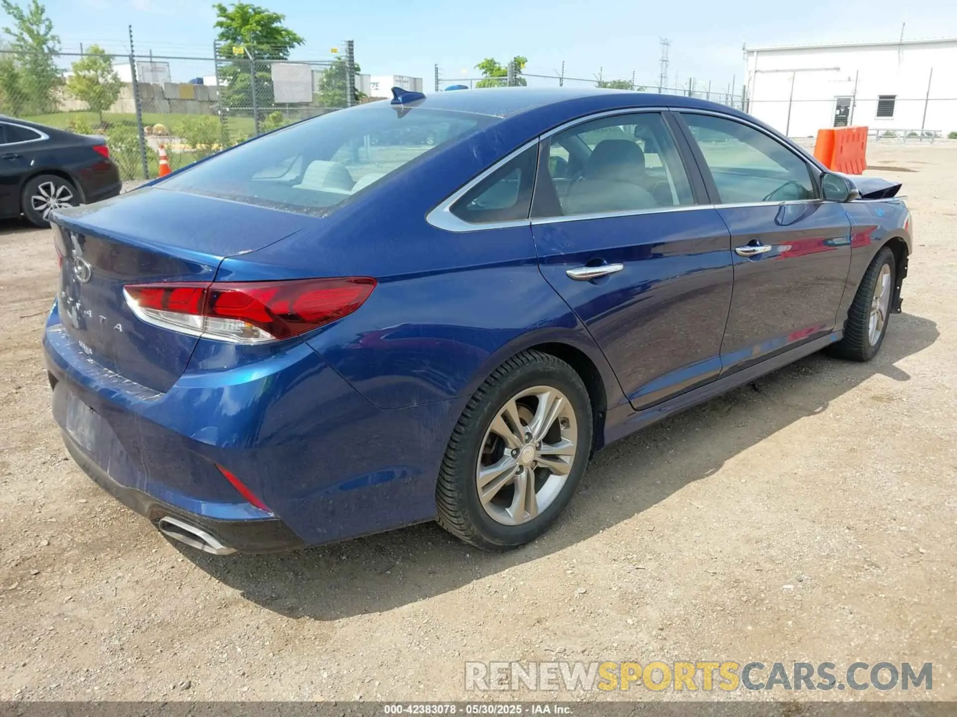 4 Photograph of a damaged car 5NPE34AFXKH761843 HYUNDAI SONATA 2019