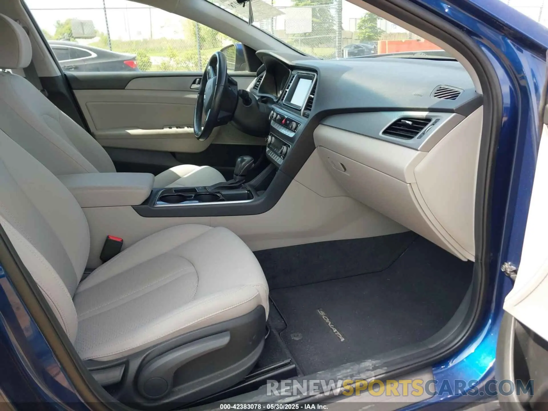 5 Photograph of a damaged car 5NPE34AFXKH761843 HYUNDAI SONATA 2019