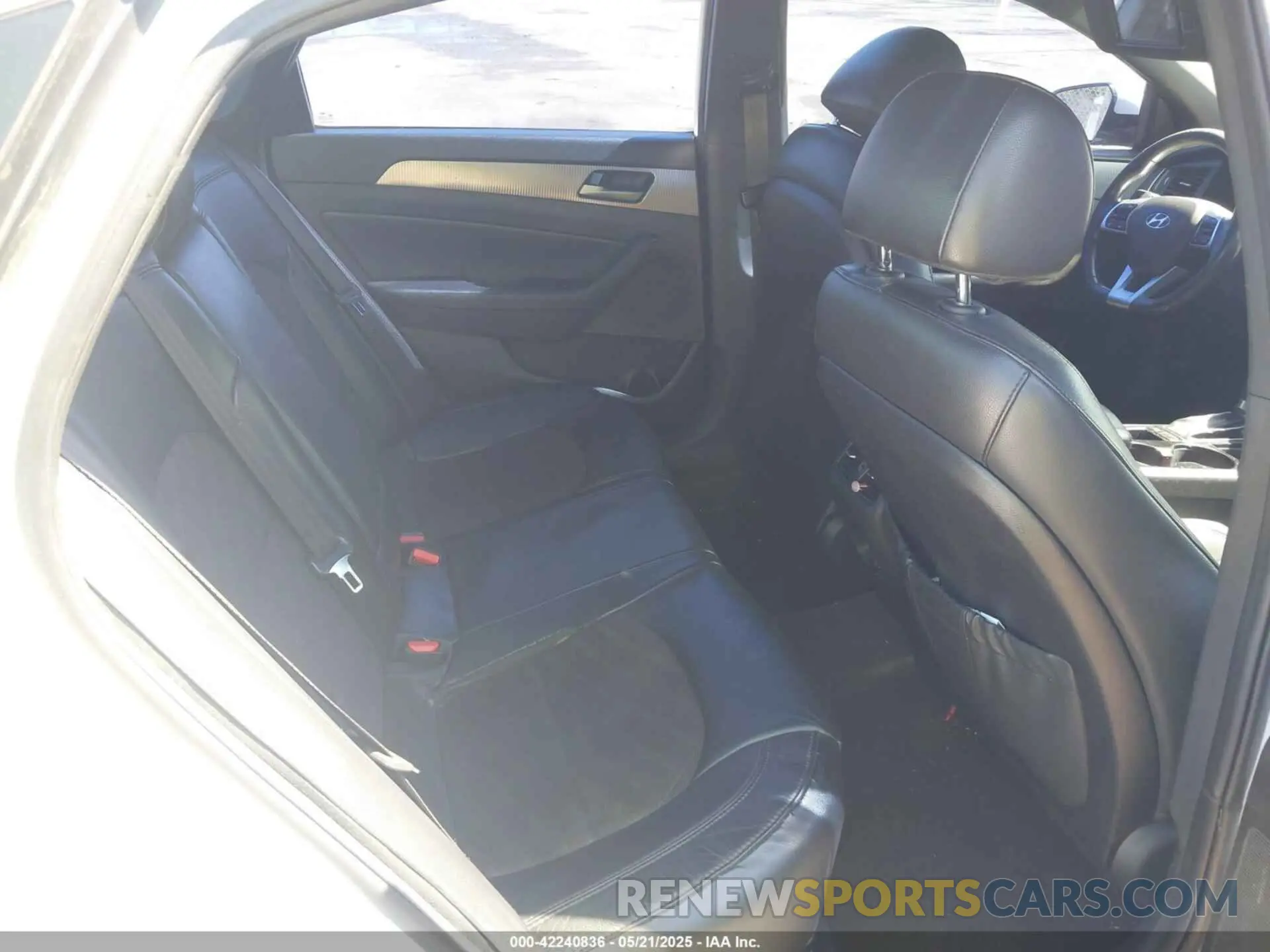 8 Photograph of a damaged car 5NPE34AFXKH774141 HYUNDAI SONATA 2019