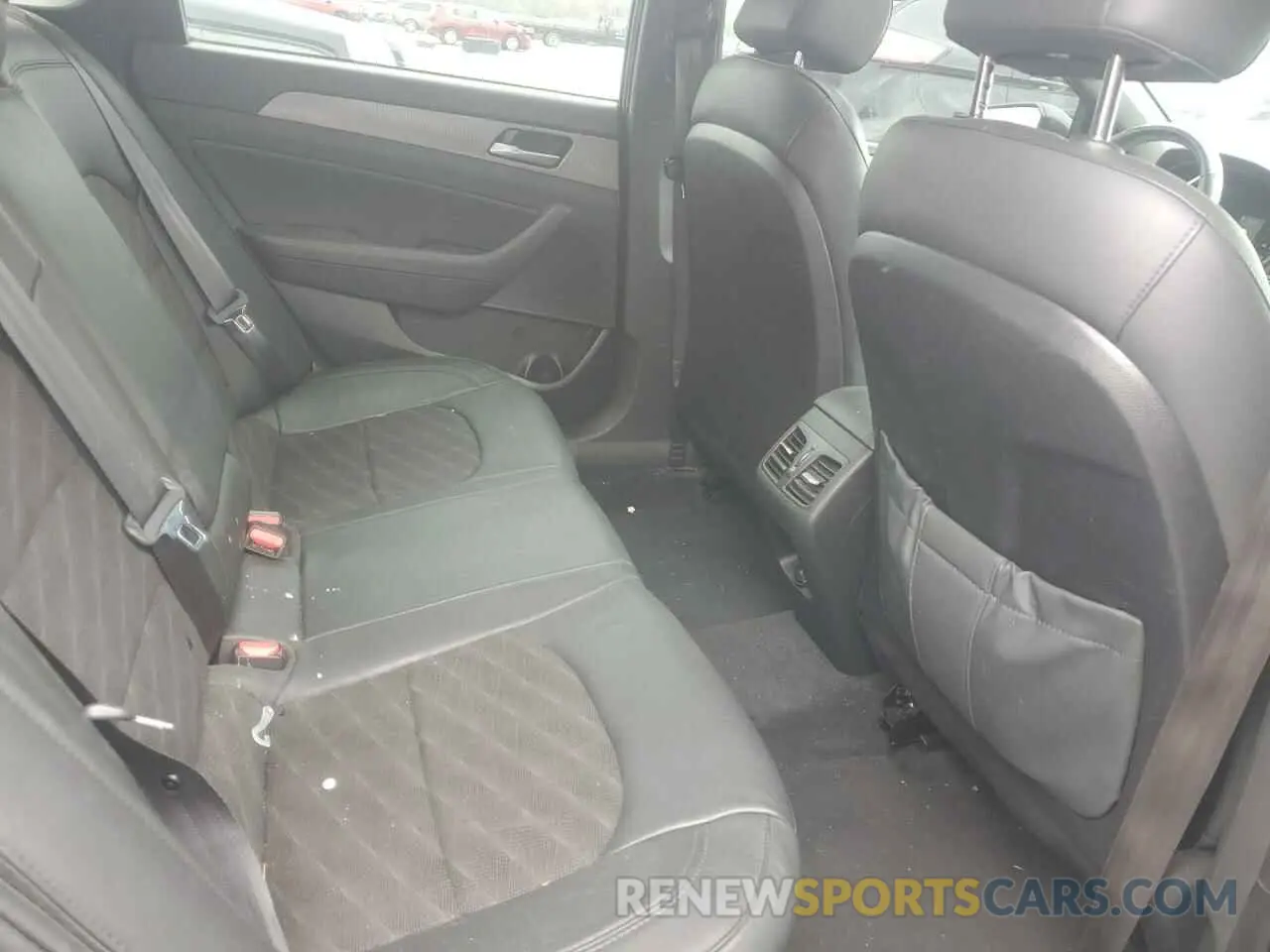 10 Photograph of a damaged car 5NPE34AFXKH774463 HYUNDAI SONATA 2019