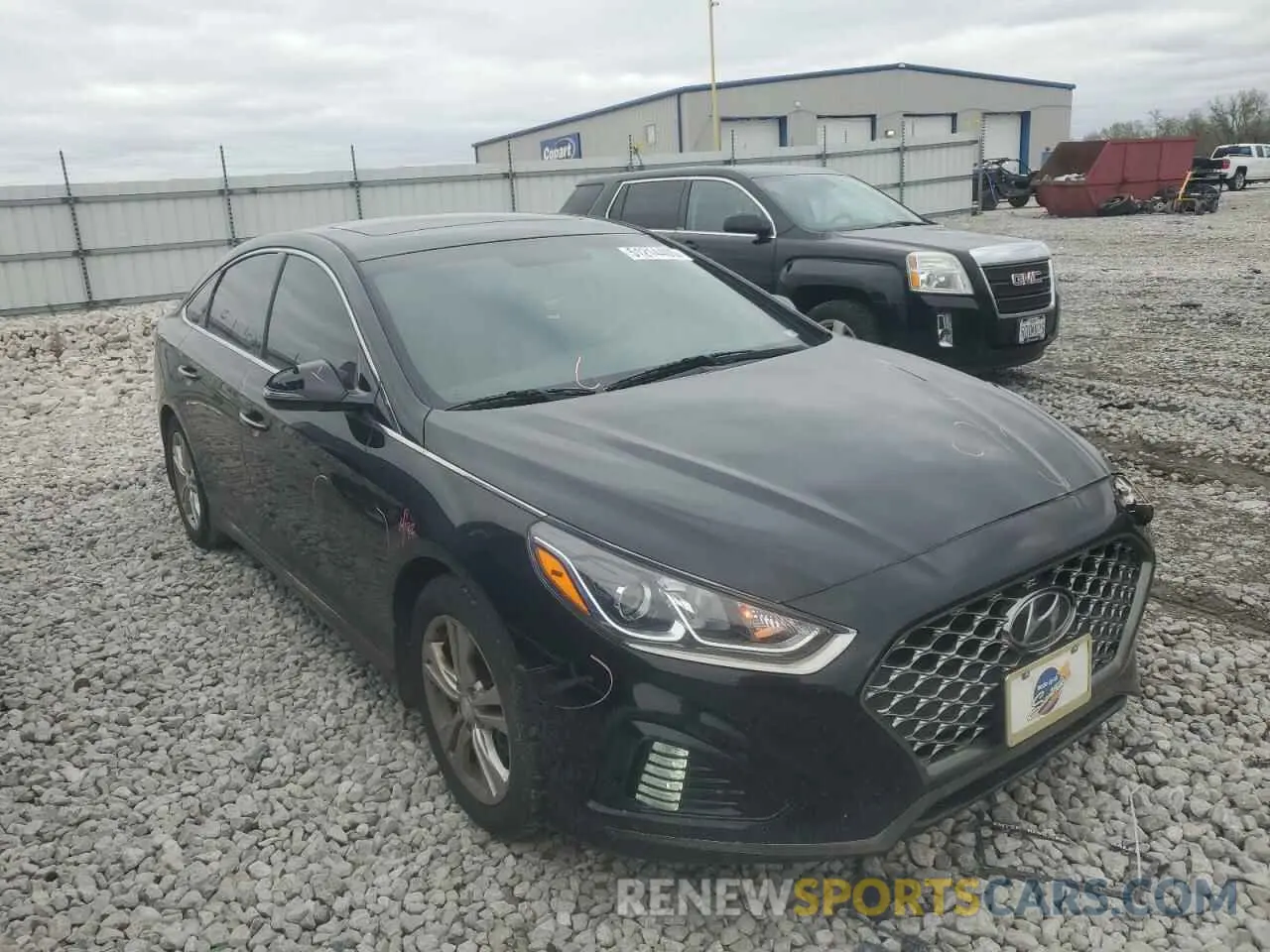 4 Photograph of a damaged car 5NPE34AFXKH774463 HYUNDAI SONATA 2019