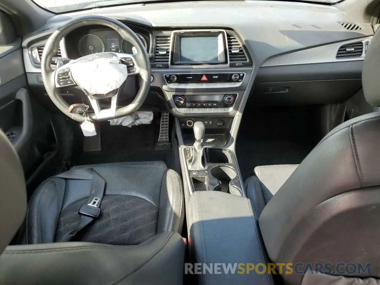 8 Photograph of a damaged car 5NPE34AFXKH778190 HYUNDAI SONATA 2019