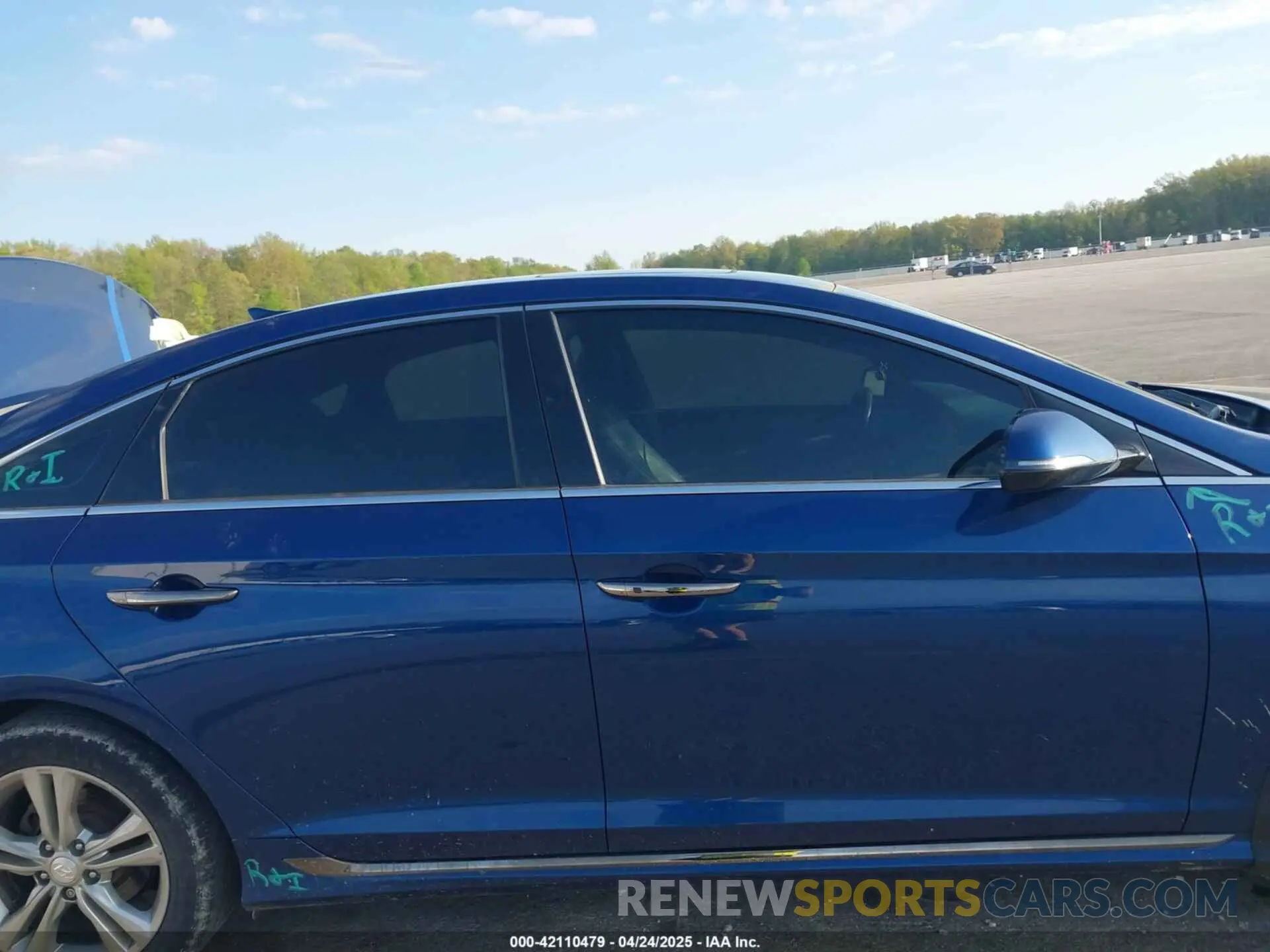 14 Photograph of a damaged car 5NPE34AFXKH794423 HYUNDAI SONATA 2019
