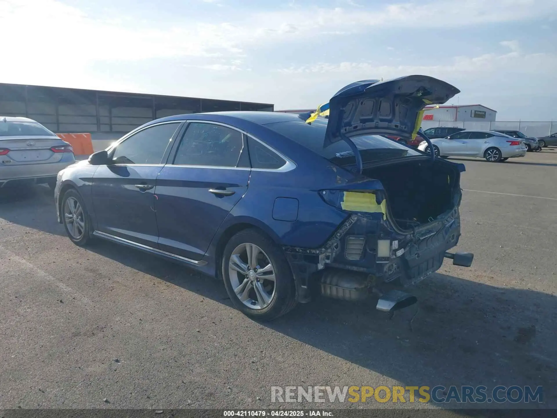 3 Photograph of a damaged car 5NPE34AFXKH794423 HYUNDAI SONATA 2019